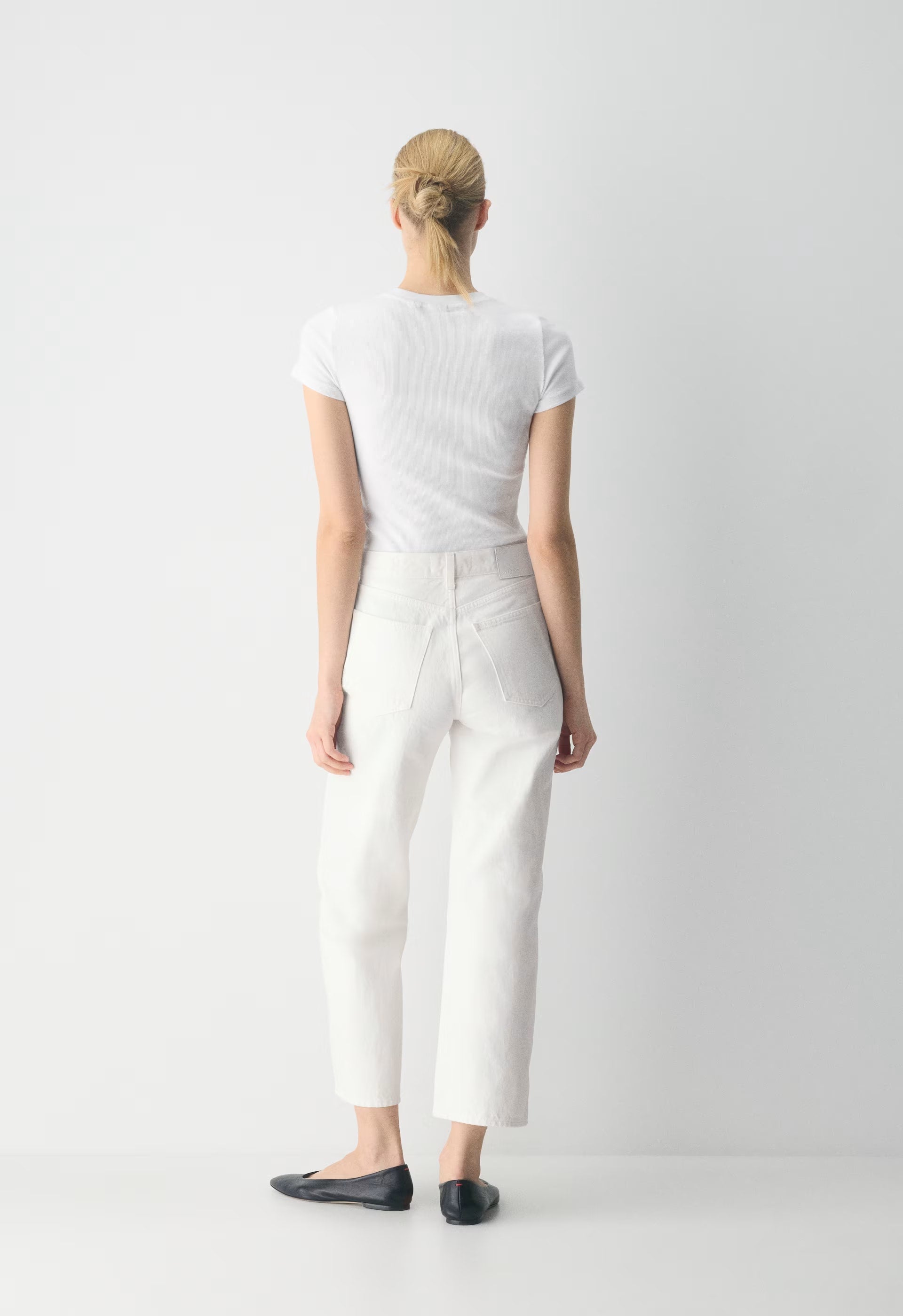 Denim Forum The Farrah Hi-Rise Wide Ankle Jean - A LITTLE WHITE LIE