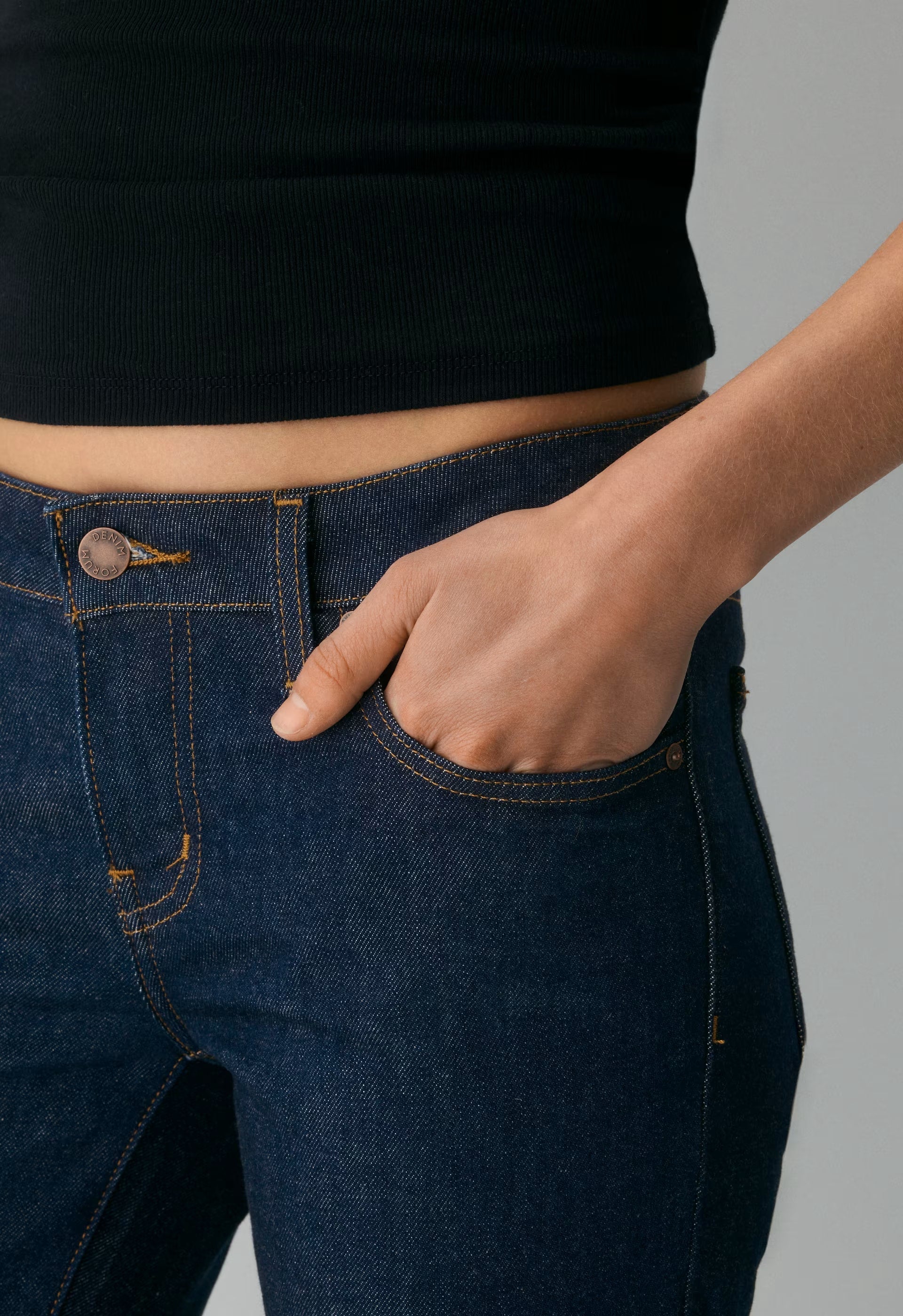 Denim Forum 002 Slim Lo-Rise Bootcut Jean - NO-STRESS DARK BLUE
