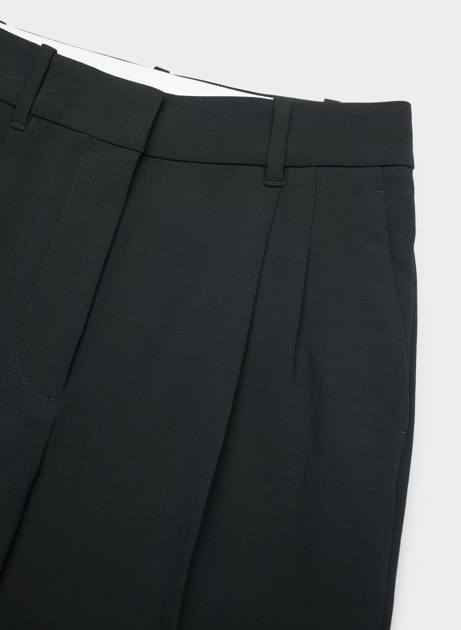 The Effortless Pant™ Cropped - Crepette™ - BLACK