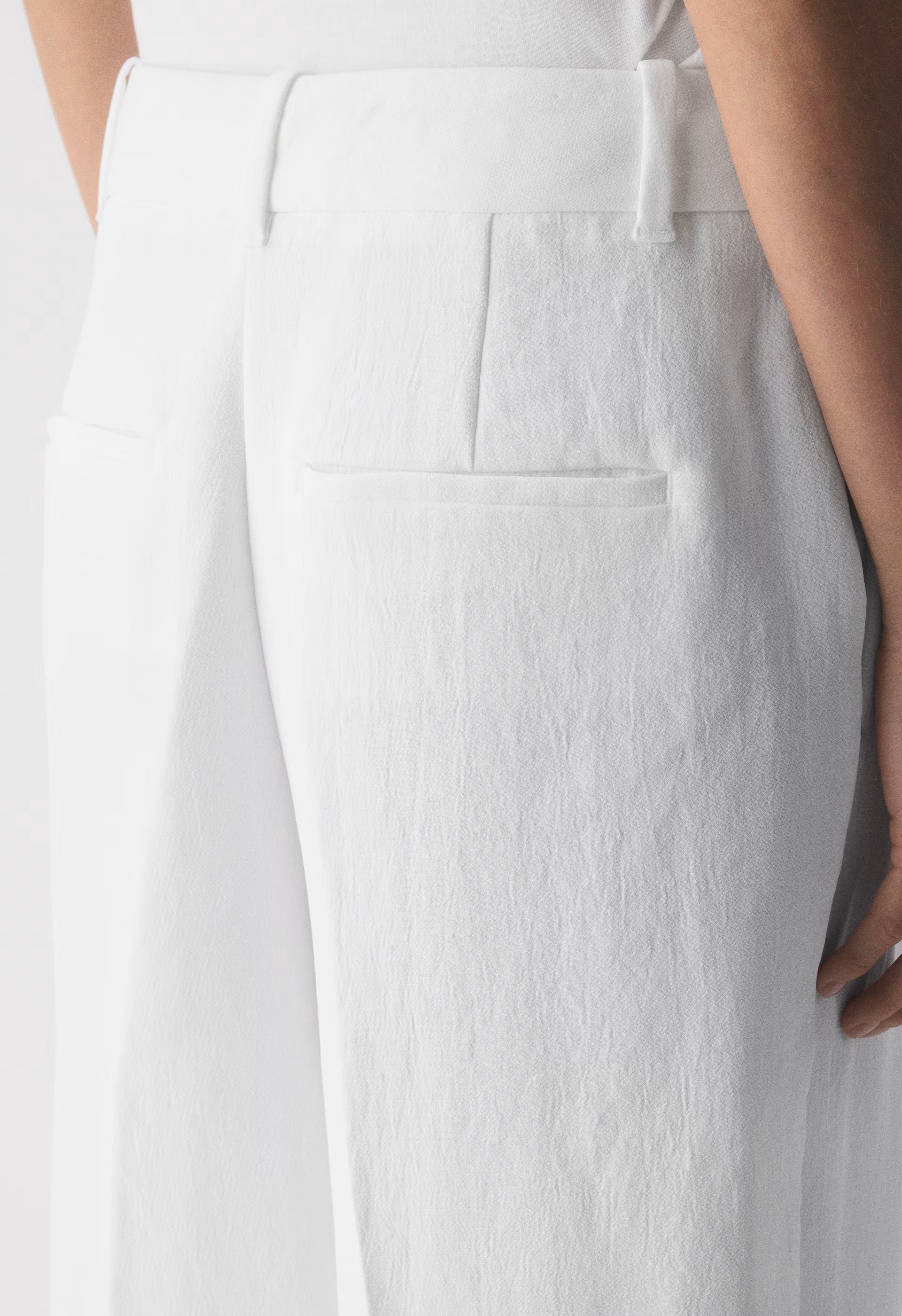 The Effortless Pant™ Cropped - Crepette™ - WHITE
