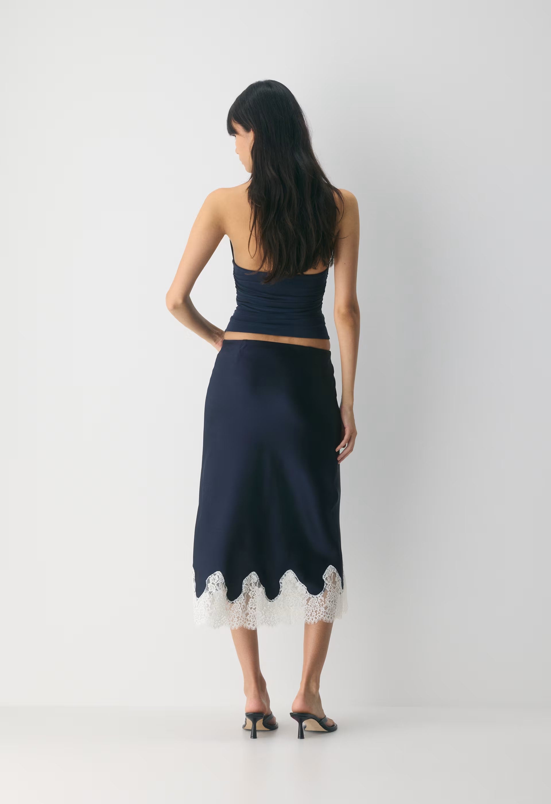 Henrietta Satin Skirt - BLK/SPRKLNG CHMPGN