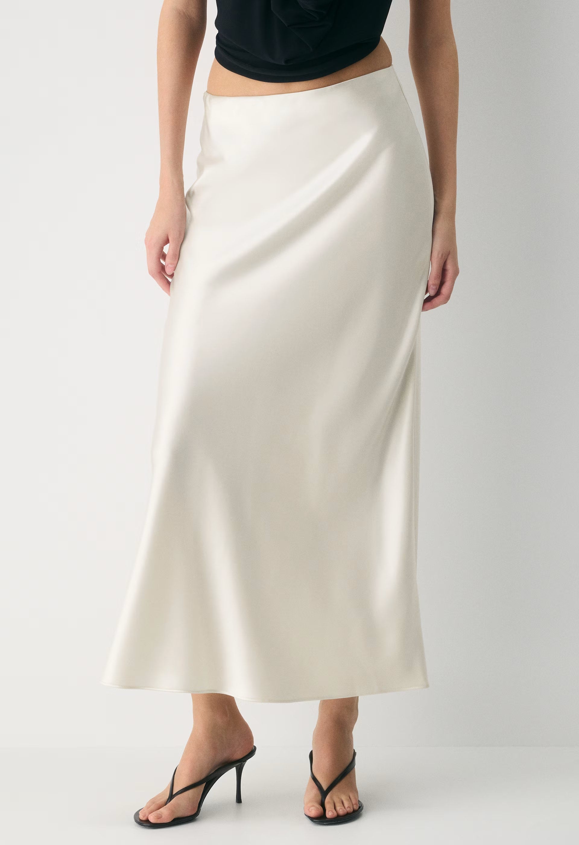 Capture Satin Skirt - LIGHT BIRCH