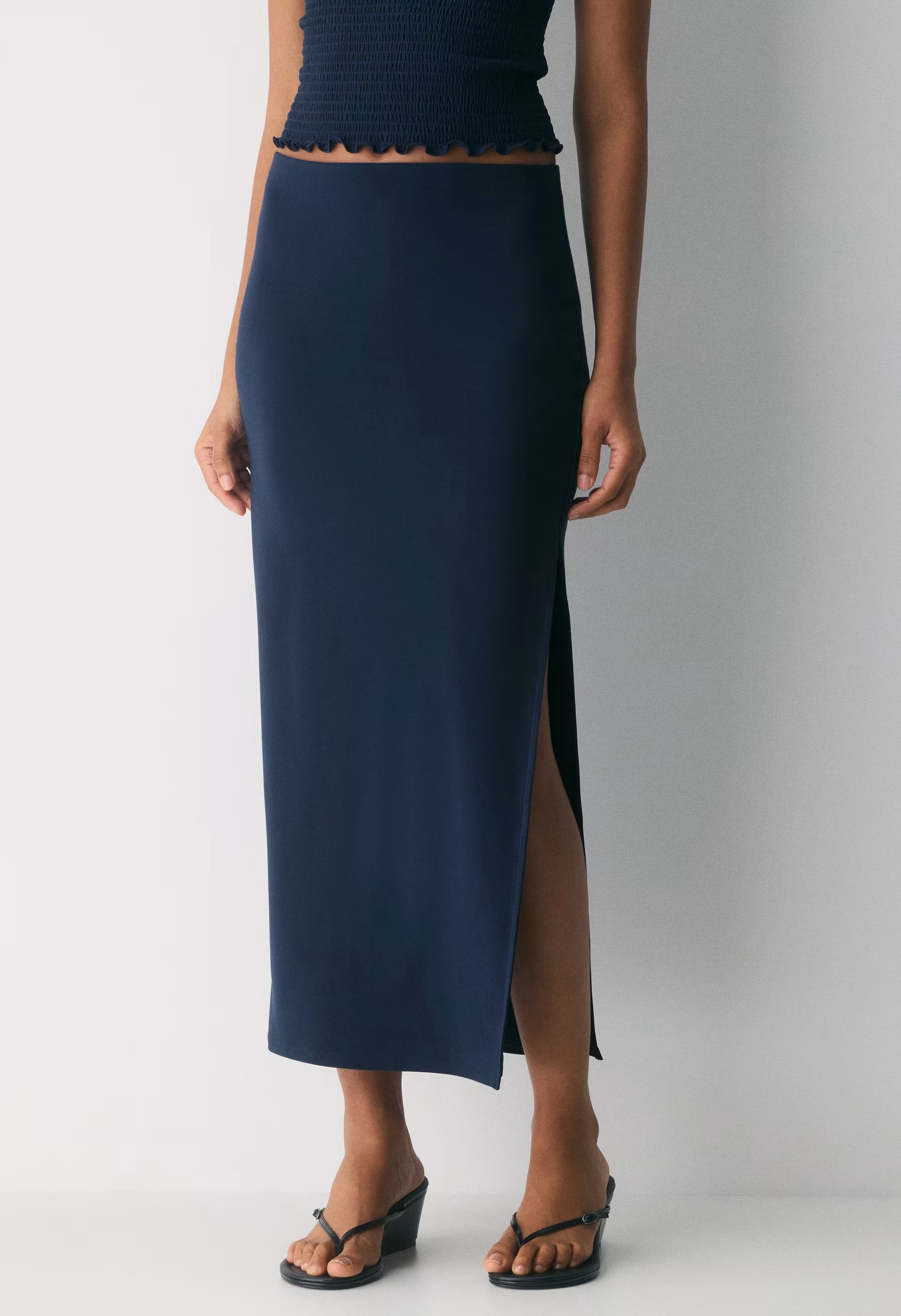 Smooth Matter™ Subscript Skirt - ADMIRAL