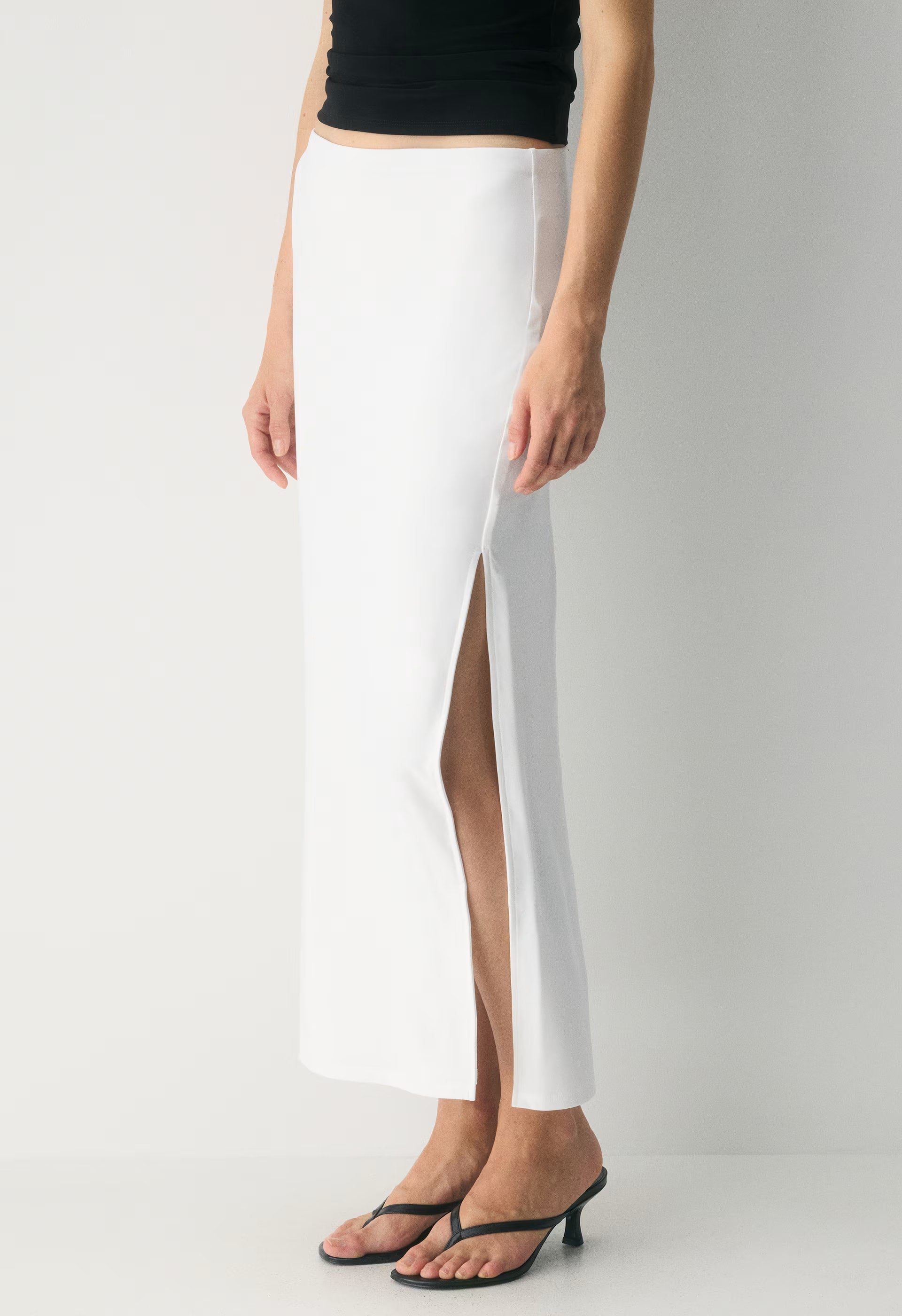 Smooth Matter™ Subscript Skirt - WHITE