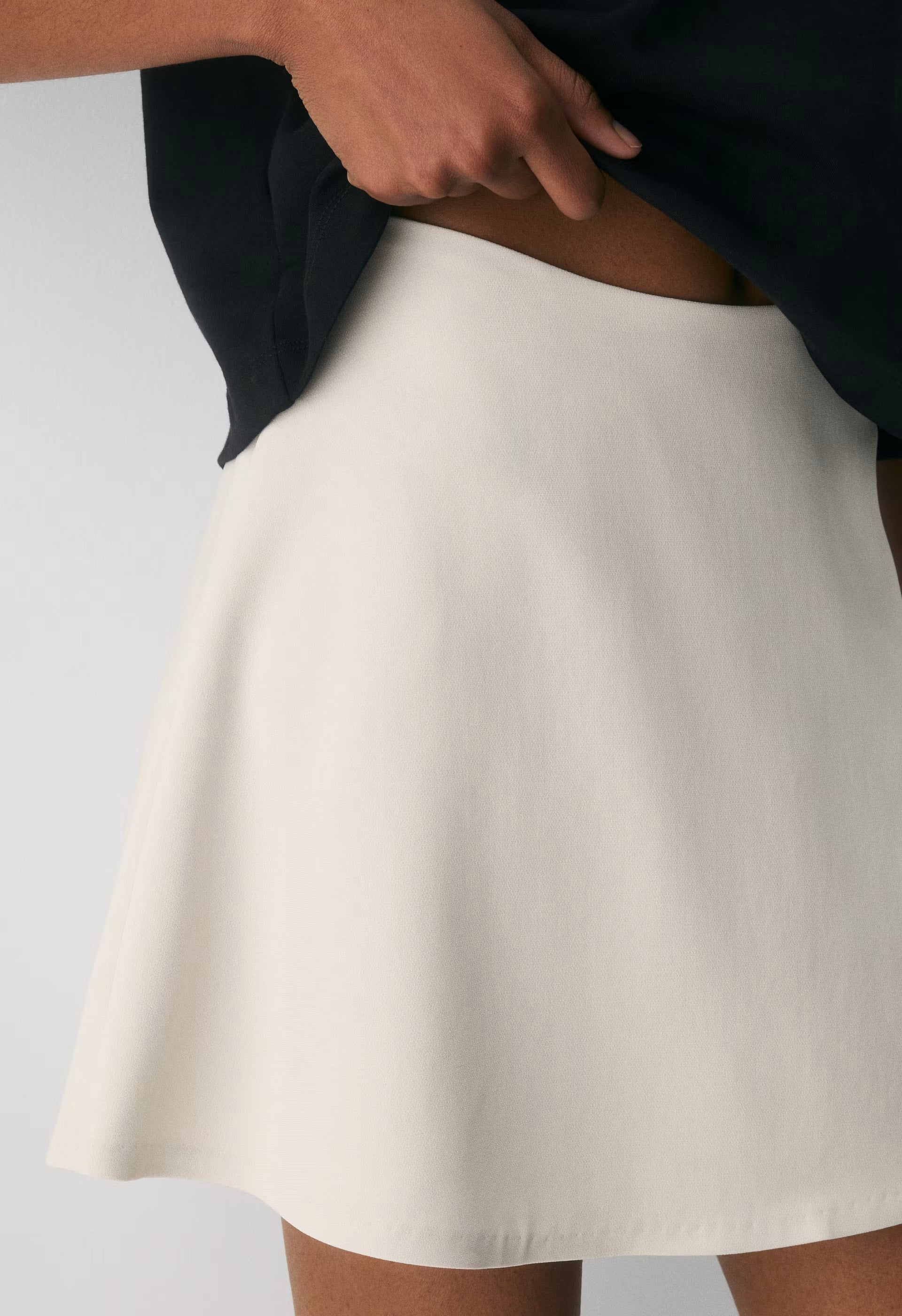 Helia Skirt - METROPOLIS BEIGE