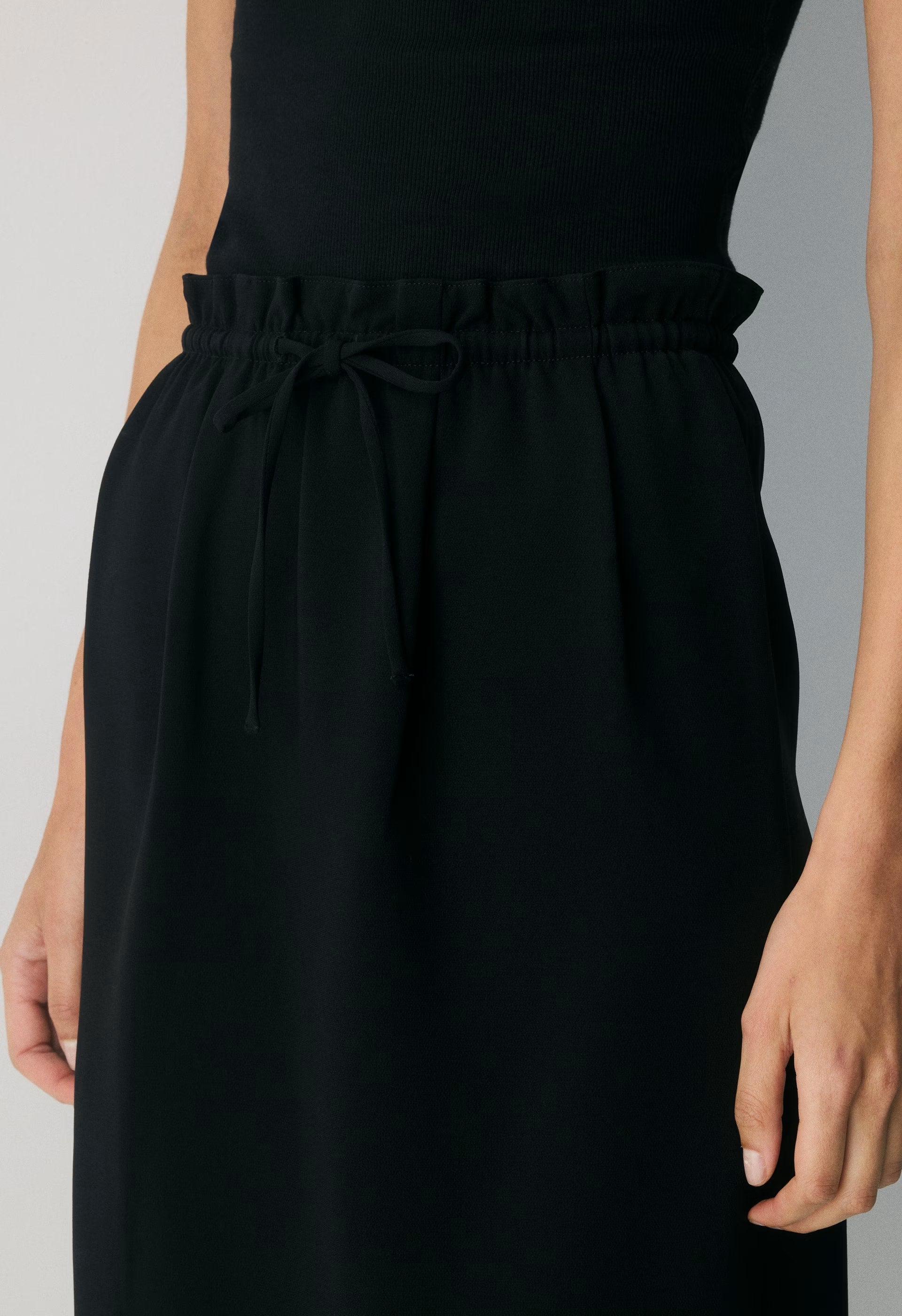Paradigm Skirt - BLACK