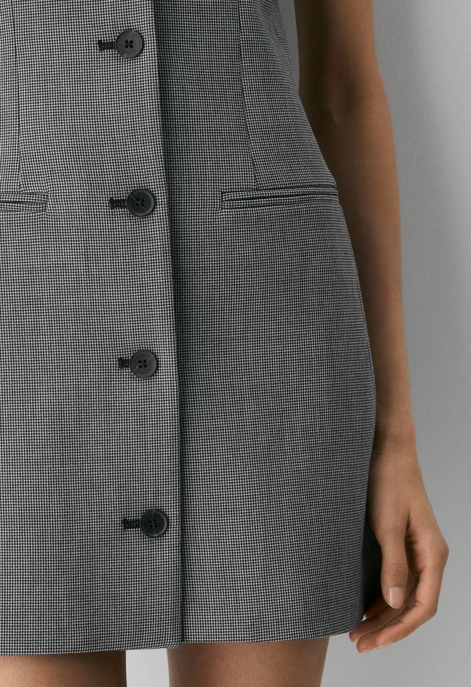 Mastermind Dress - Eversential™ - JAKE CHK BLK/ CHROME