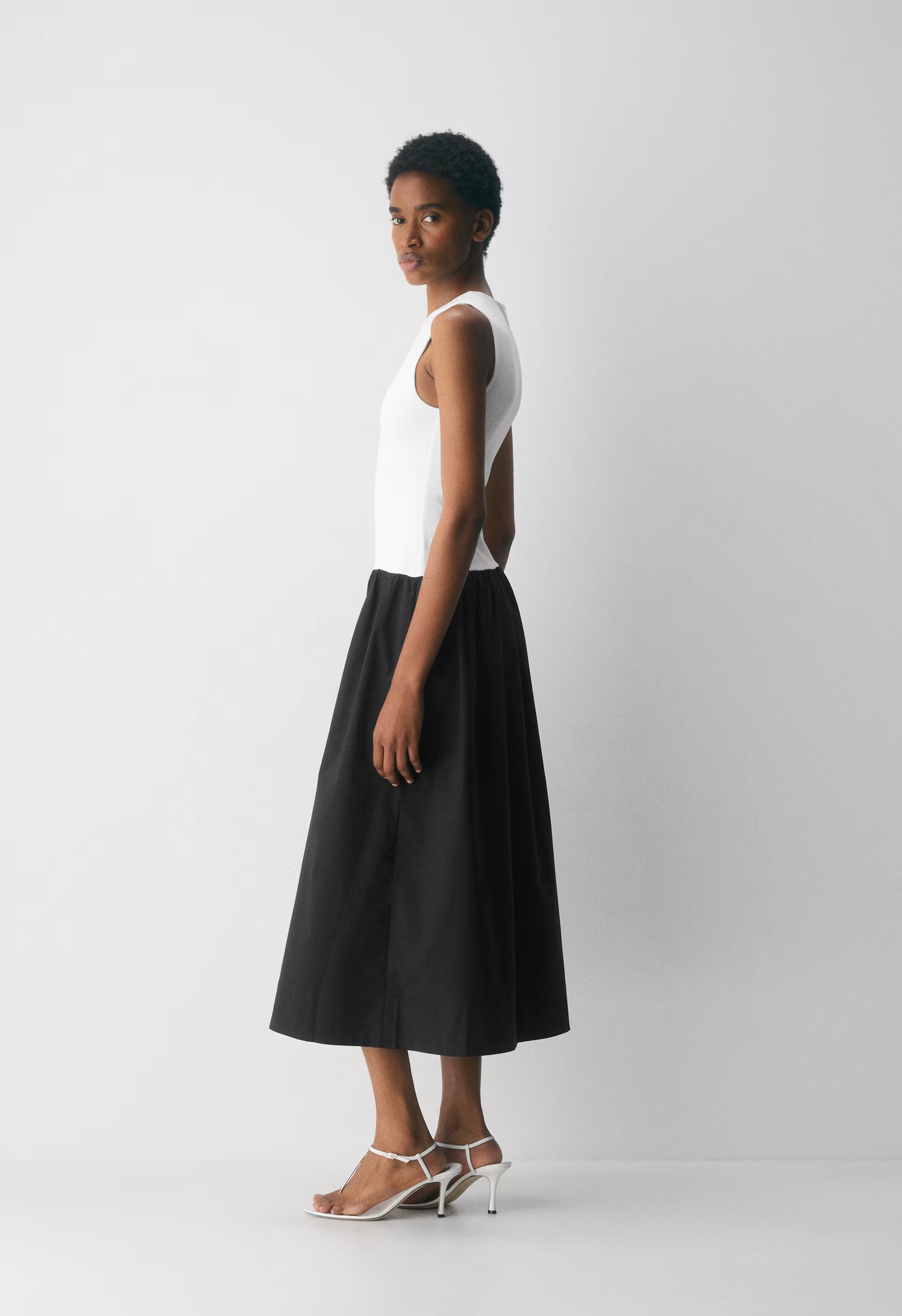 Worldly Poplin Dress - BLACK /BRIGHT WHT
