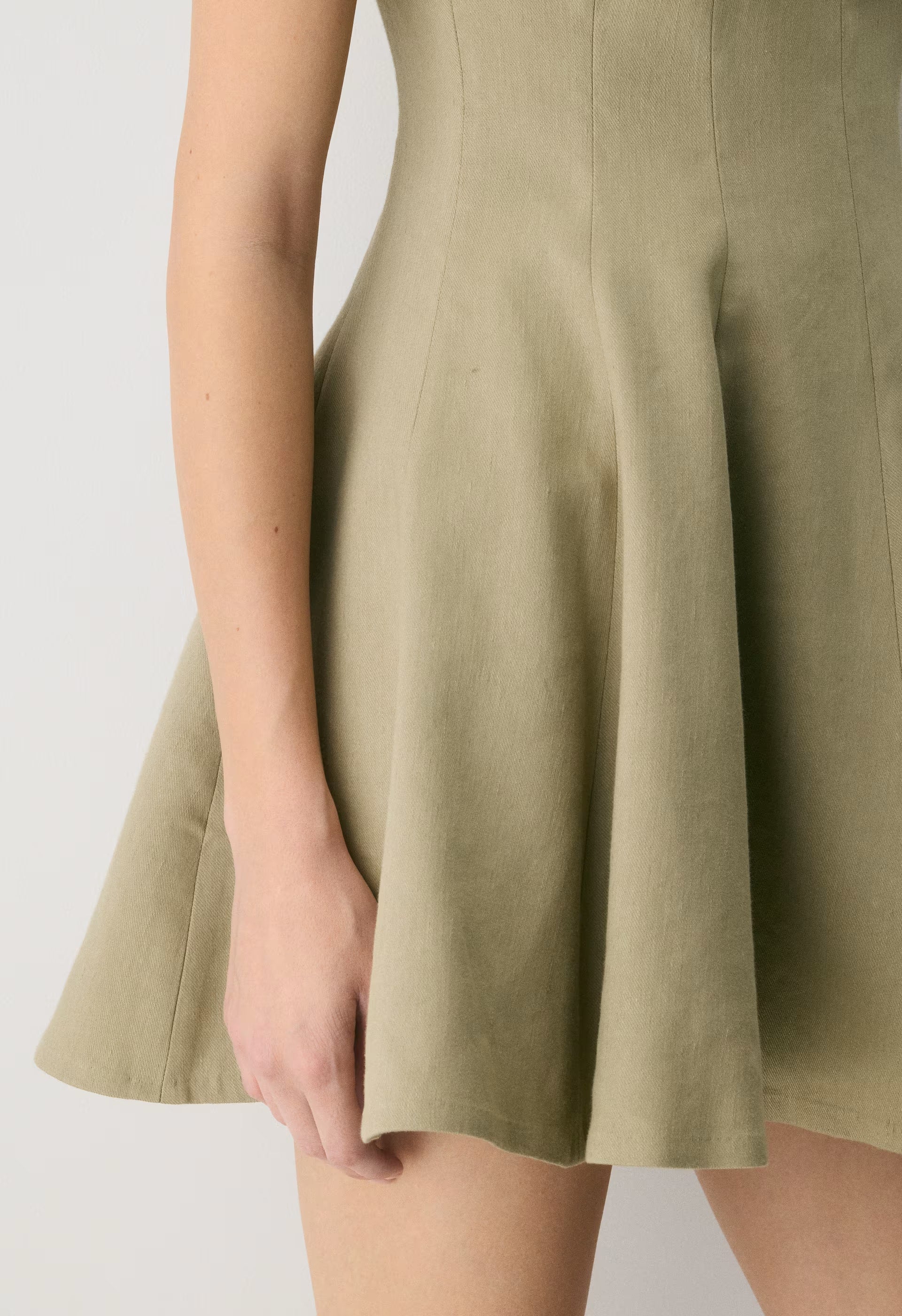 Proxy Linen Dress - MARTINI OLIVE