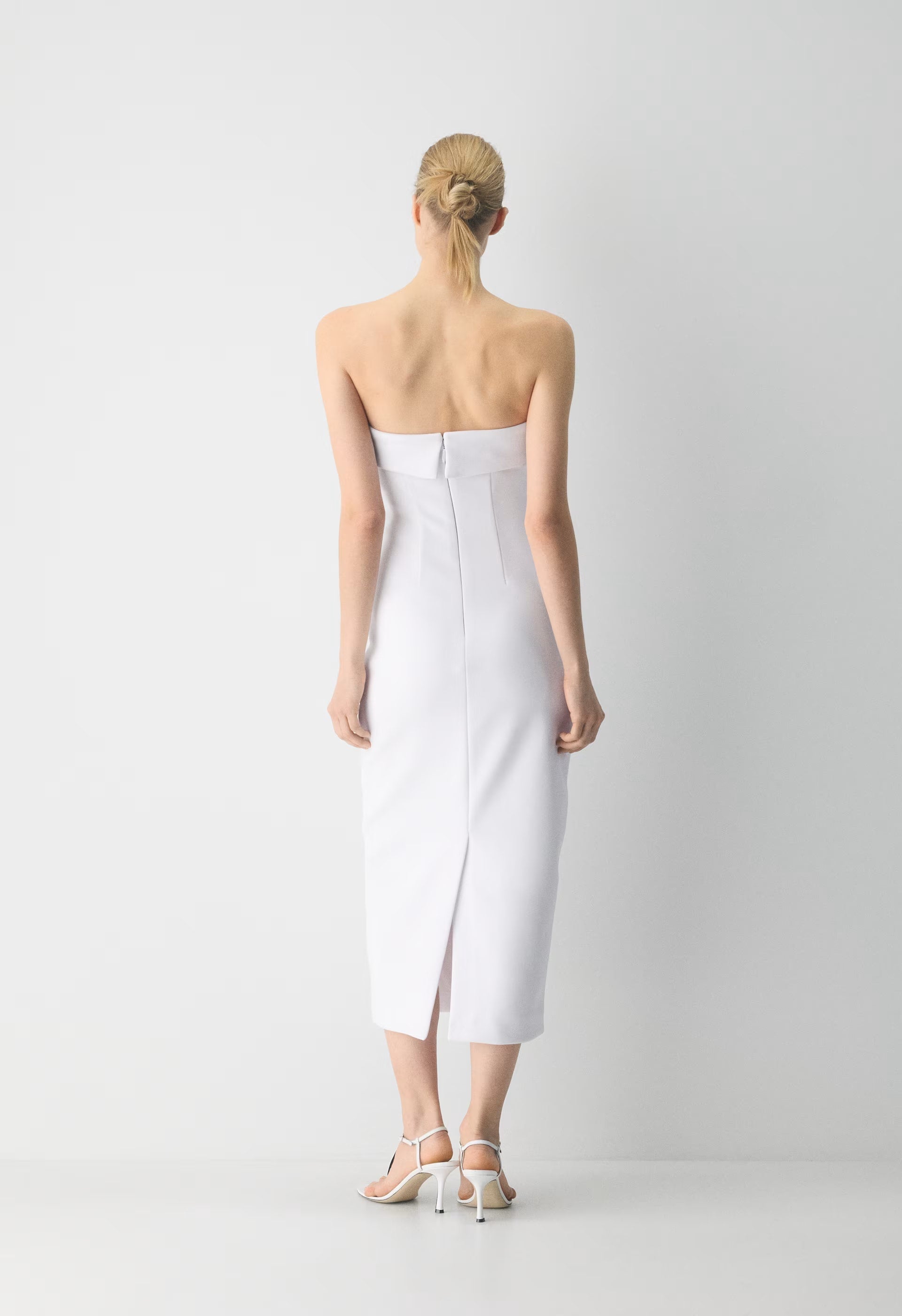 FigureKnit™ Eyecatcher Dress - BRIGHT WHITE