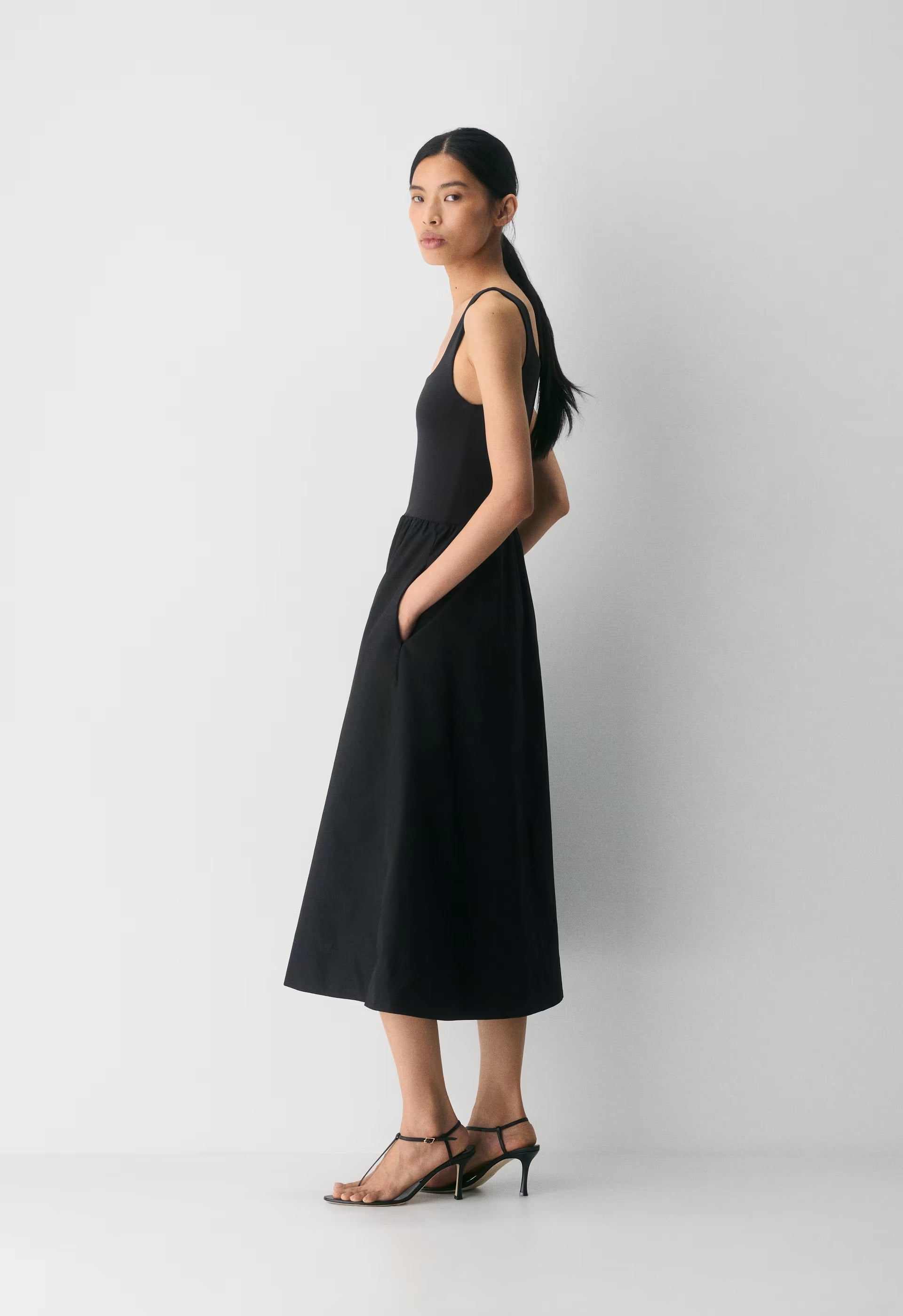 Revive Poplin Dress - BLACK
