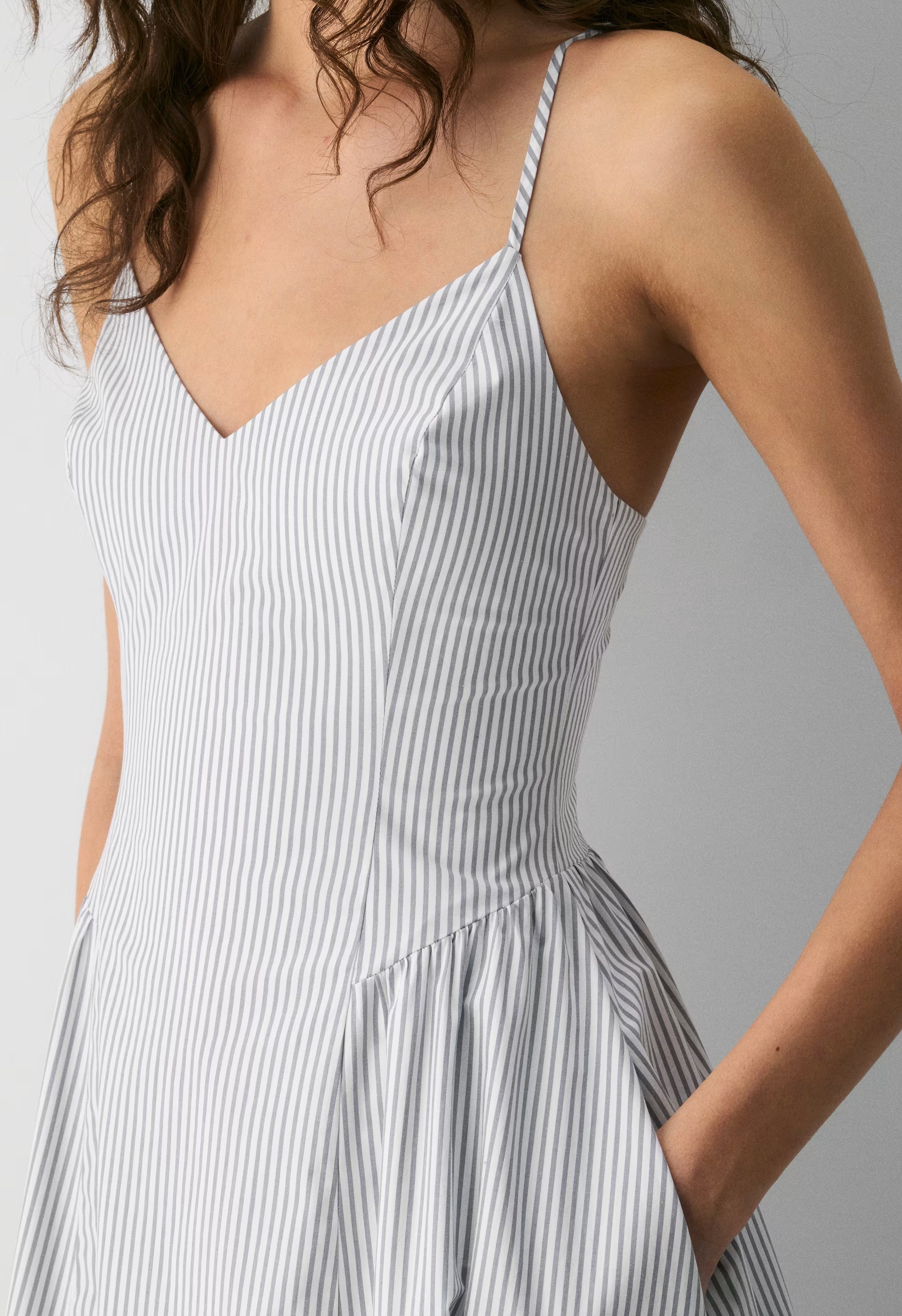 Technique Poplin Cami Dress - CRMN STRP WT/VNTG NVY