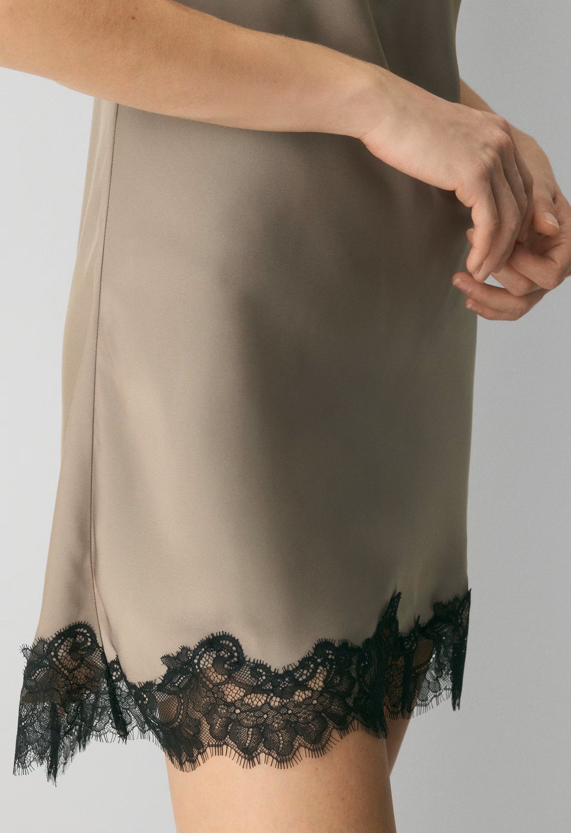 Suite Satin Dress - NOMAD TAUPE/BLACK