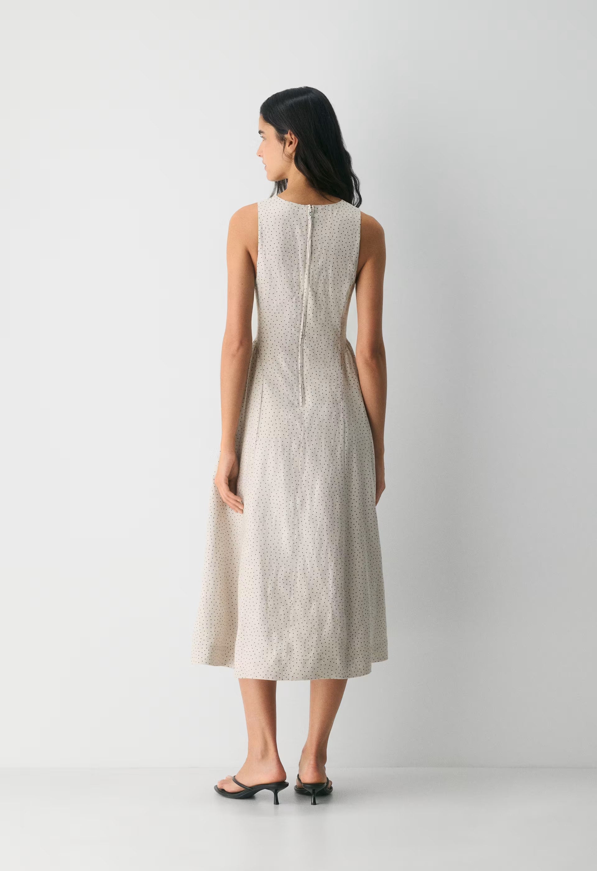 Countess Linen Dress - MTRPLS TAUP /RCH M BN
