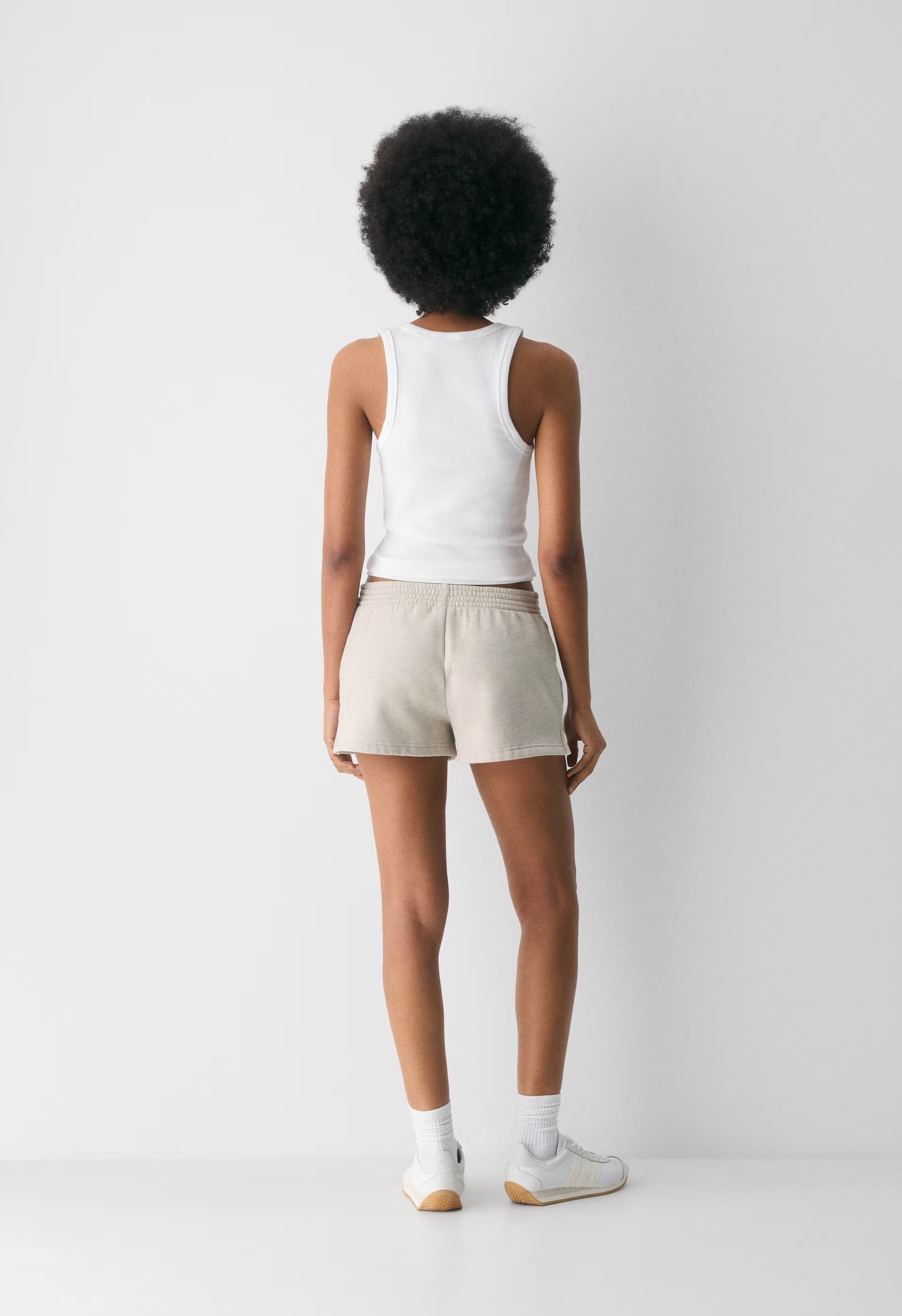 Cozy Sweatfleece Perfect Micro Short - HEATHER ECRU