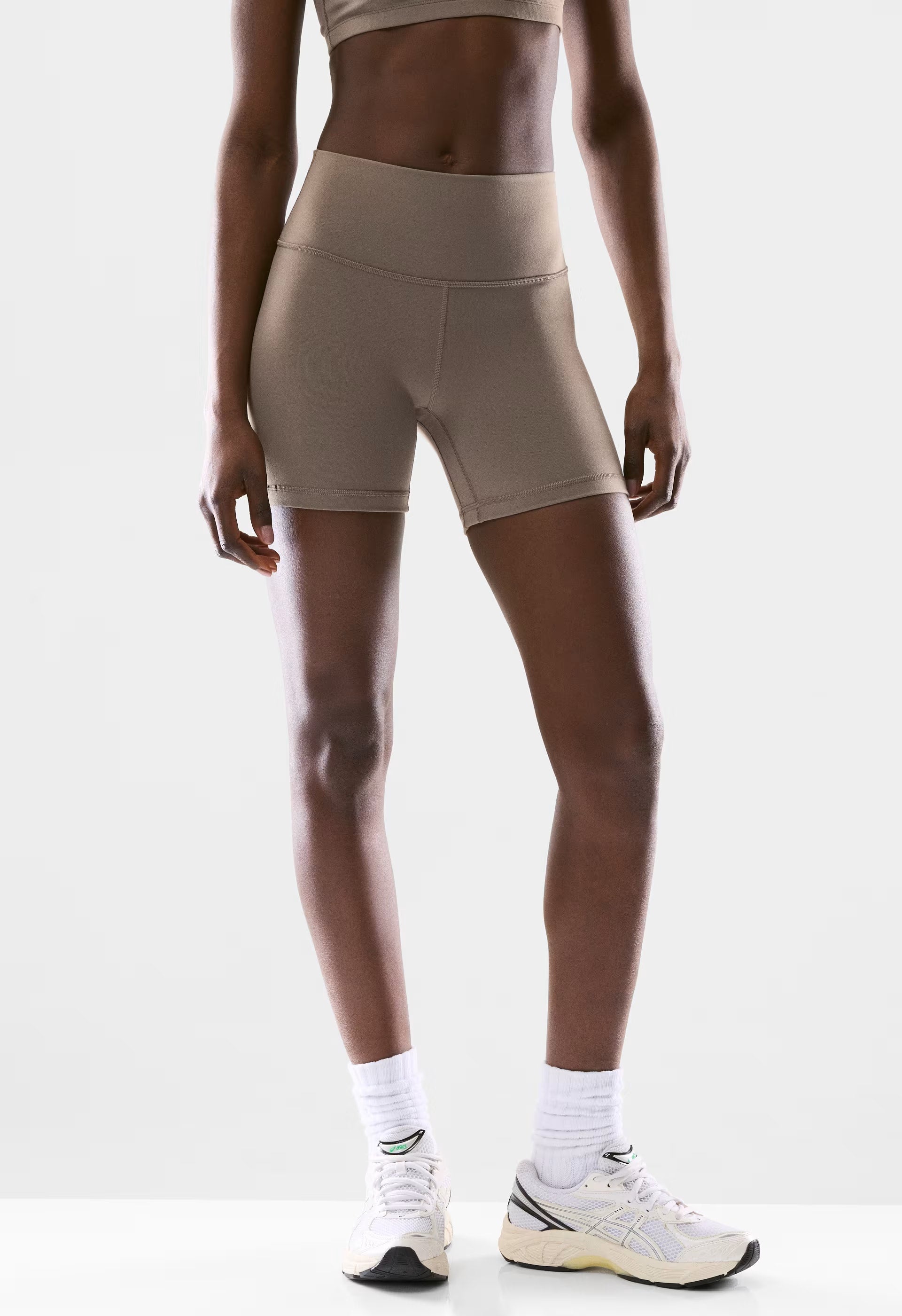 LIFE Atmosphere Hi-Rise 5 Short - TURNER TAUPE