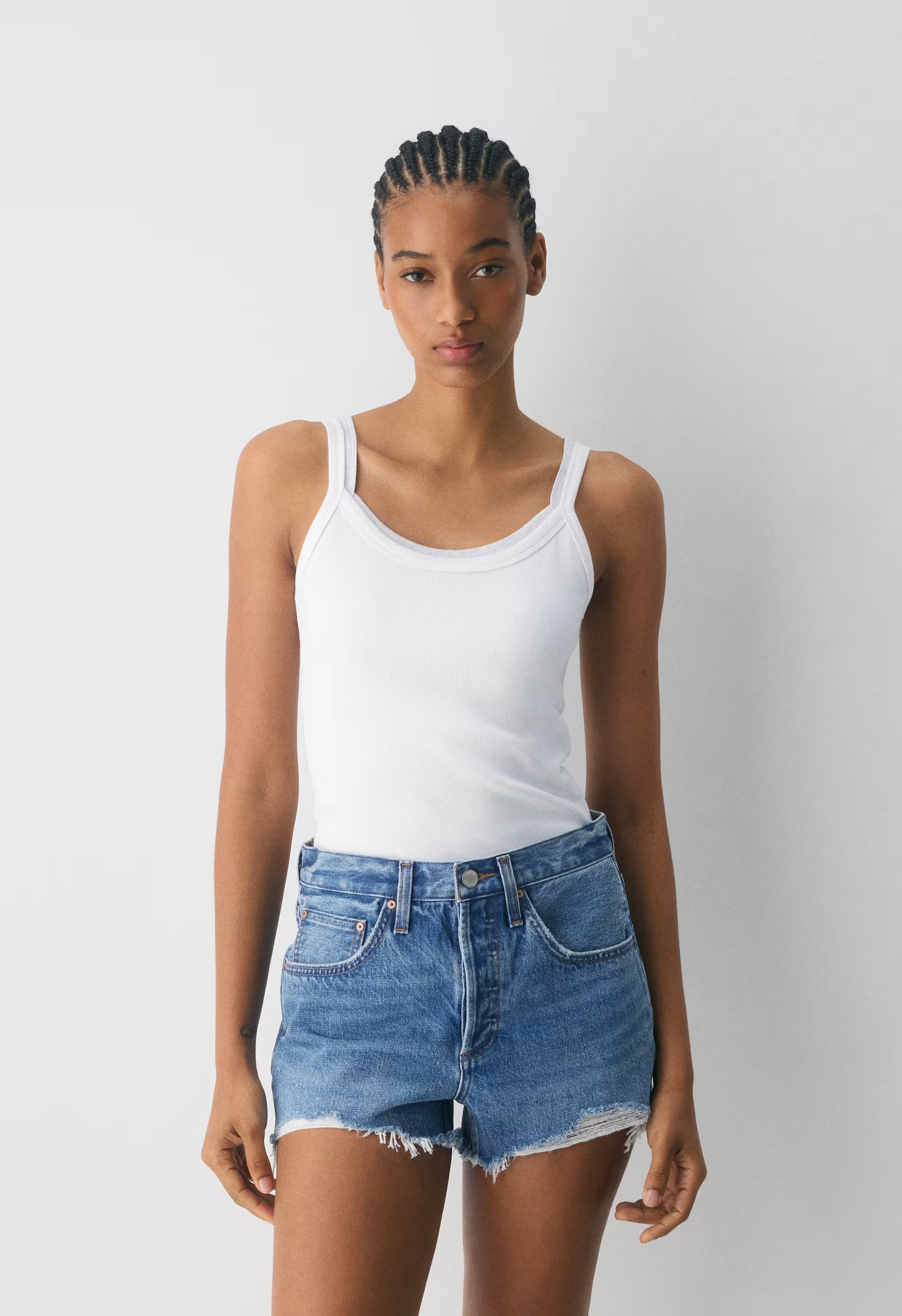 Denim Forum The ‘90s Vintage Hi-Rise Mini Denim Short - 5 YRS KISS N TELL BLEU