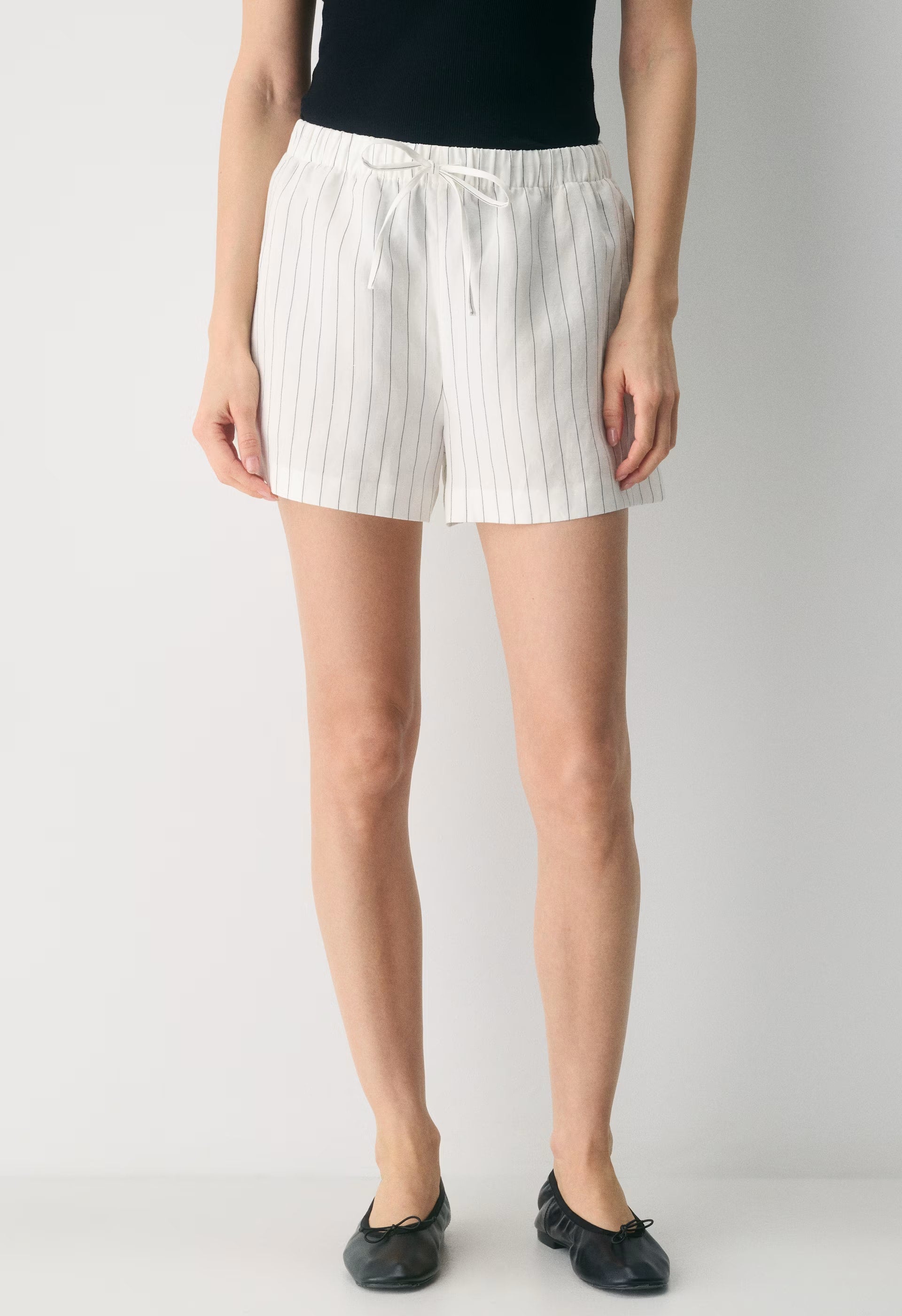 The Lodge Short™ Mini - CruiseLinen™ - HNDSN STRP WT/ADMIRAL
