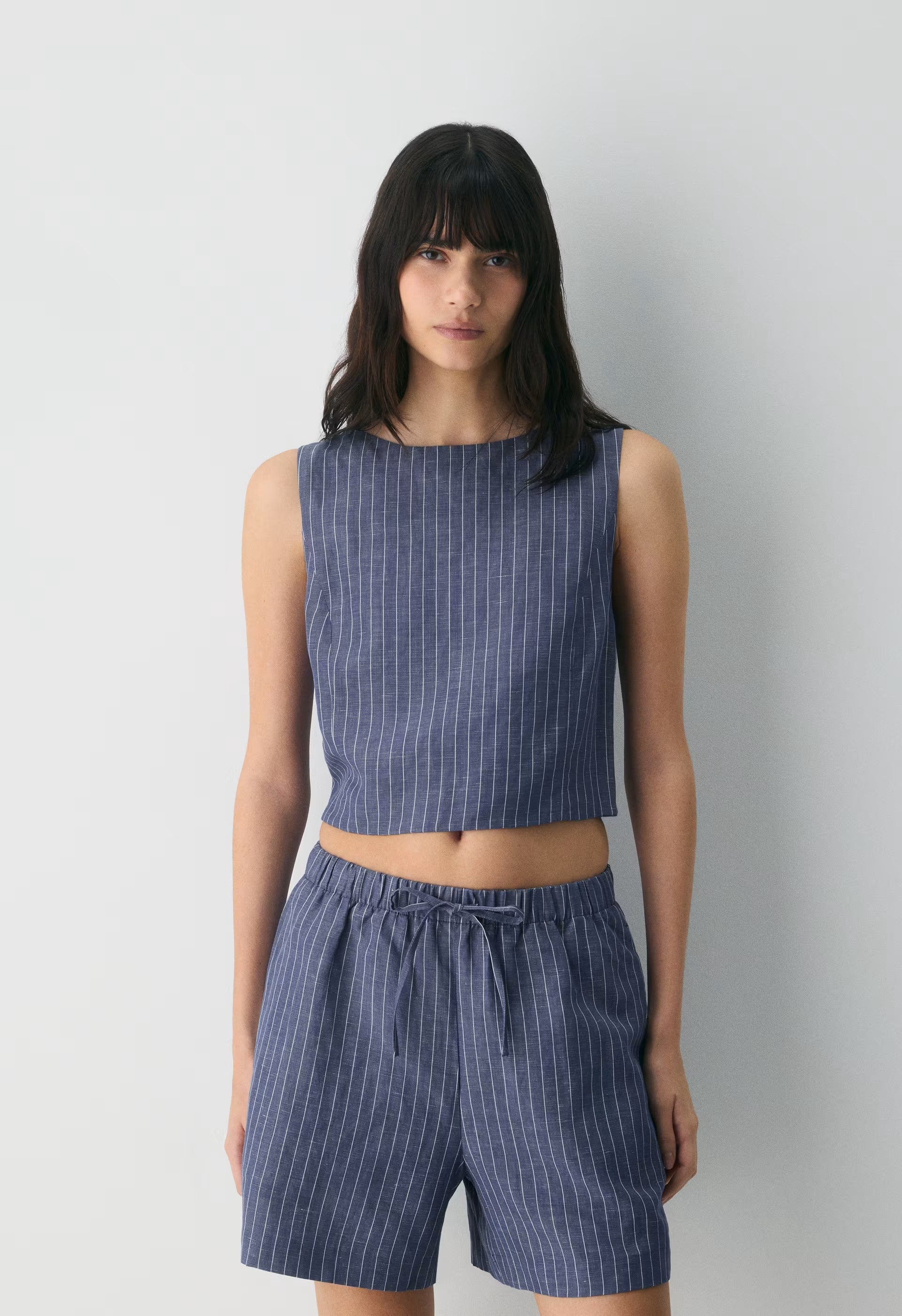The Lodge Short™ Mid-Thigh - CruiseLinen™ - SUSAN STRPE HRBR NV/W