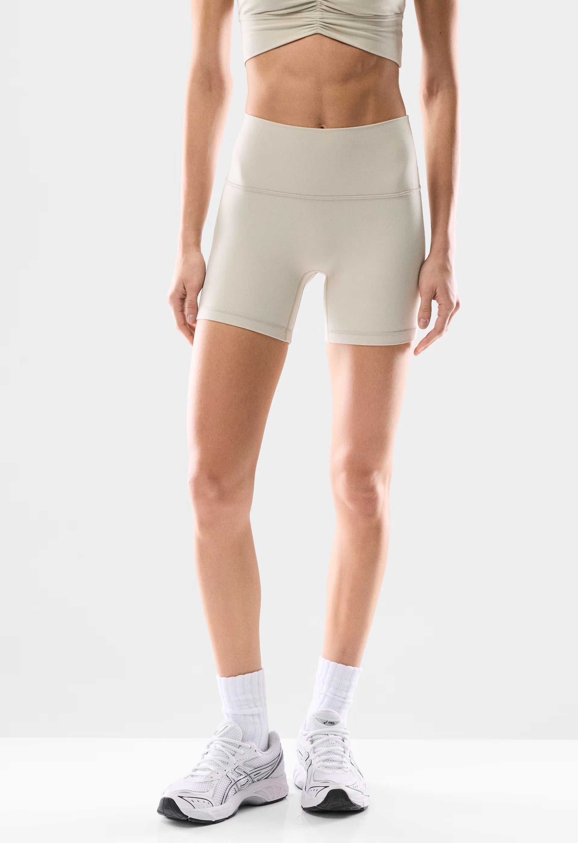 BUTTER Cheeky Infinite Hi-Rise 5 Short - METROPOLIS BEIGE