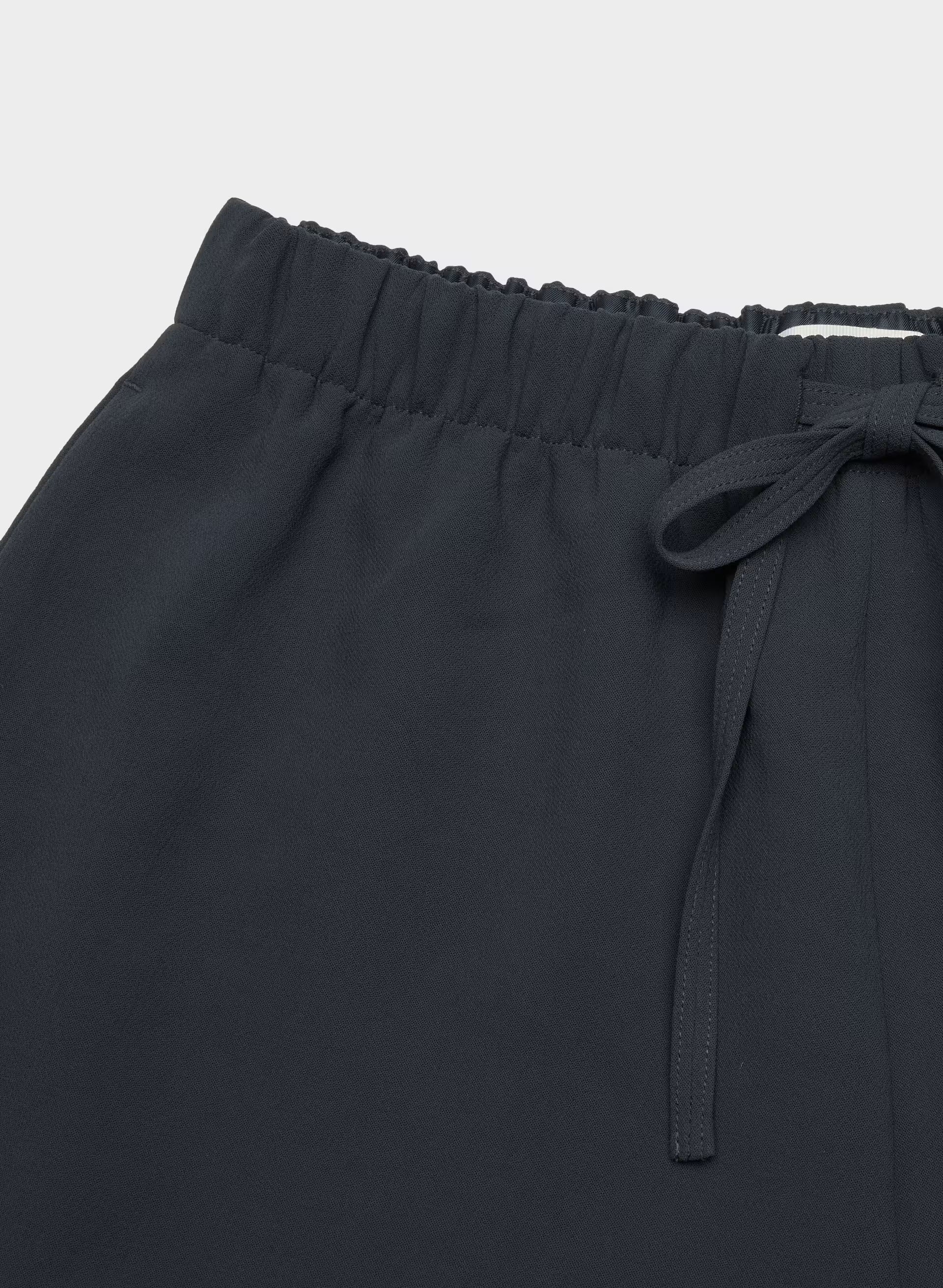The Lodge Short™ Mid-Thigh - Crepette™ - DARK NIGHT NAVY