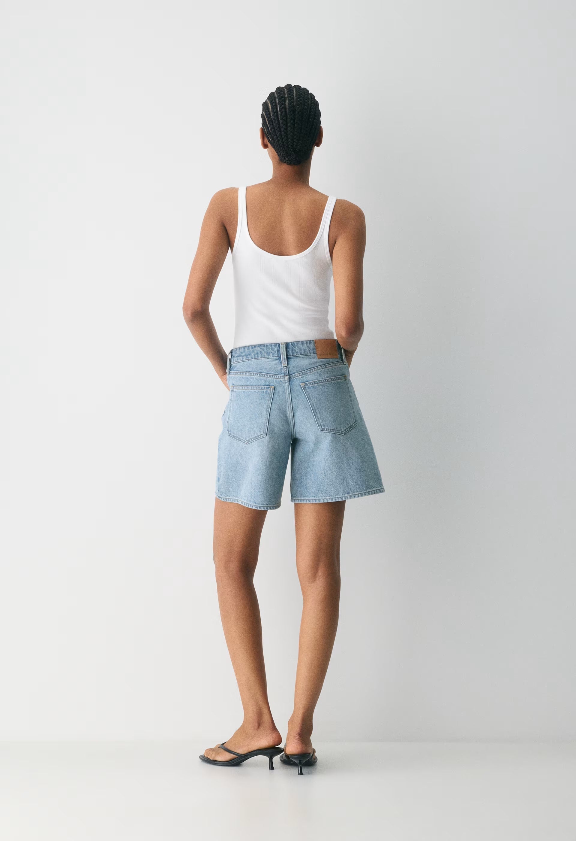 Denim Forum The ‘90s Vintage Hi Mid-Thigh Denim Short - 7 YRS BLEU TABOO