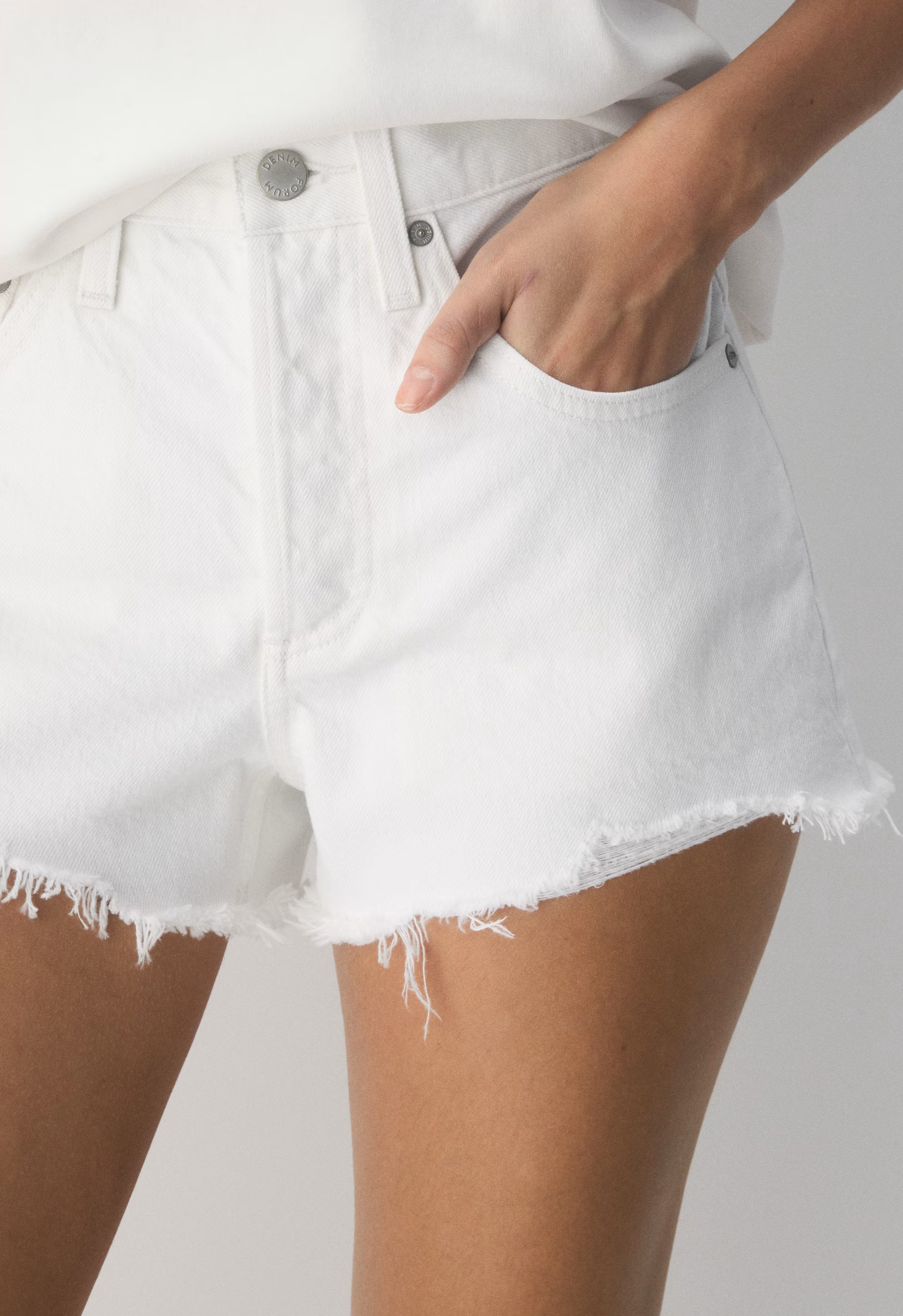Denim Forum The ‘90s Vintage Hi-Rise Mini Denim Short - A LITTLE WHITE LIE