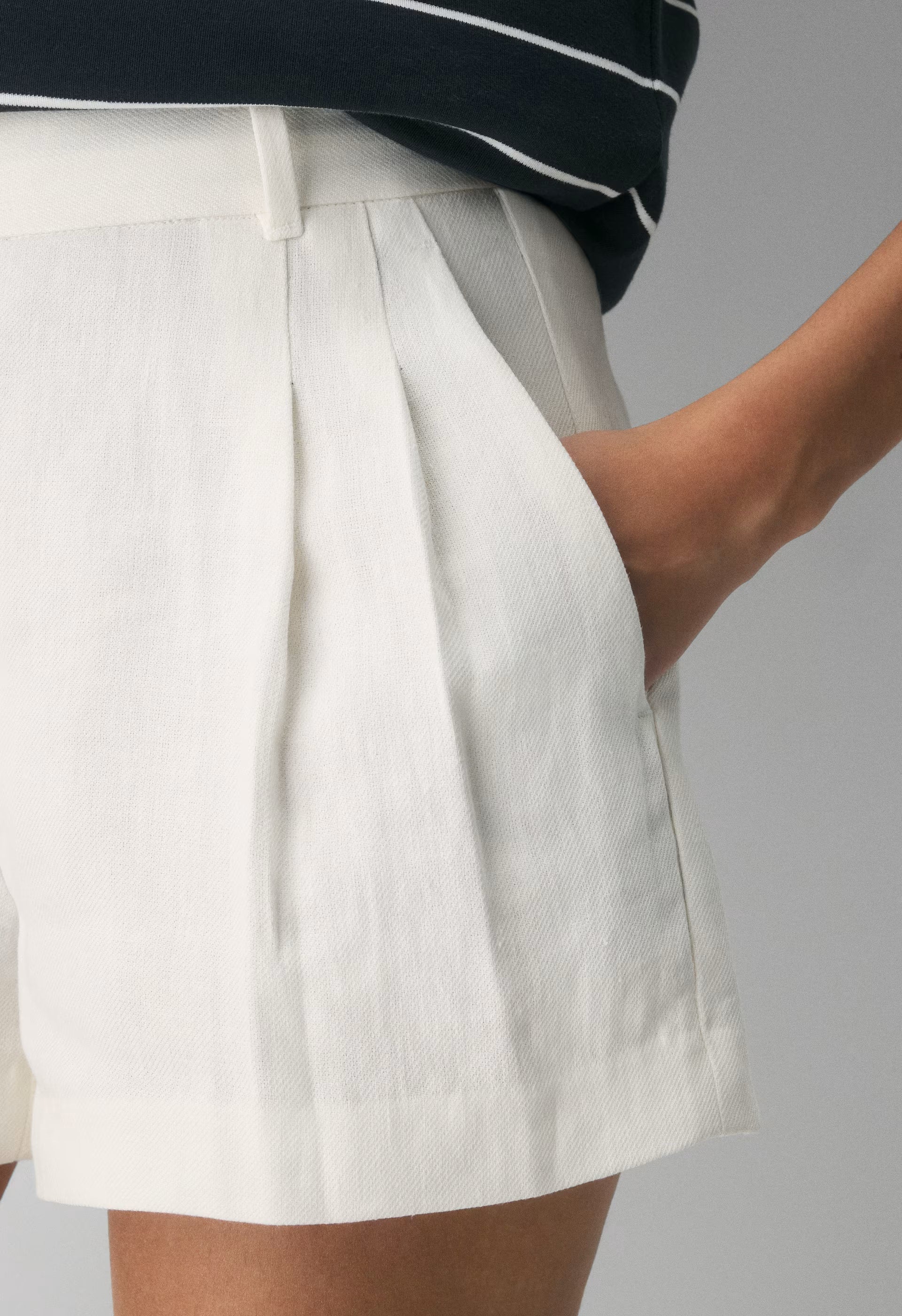 The Effortless Short™ Mini - PowerLinen™ - LIGHT BIRCH