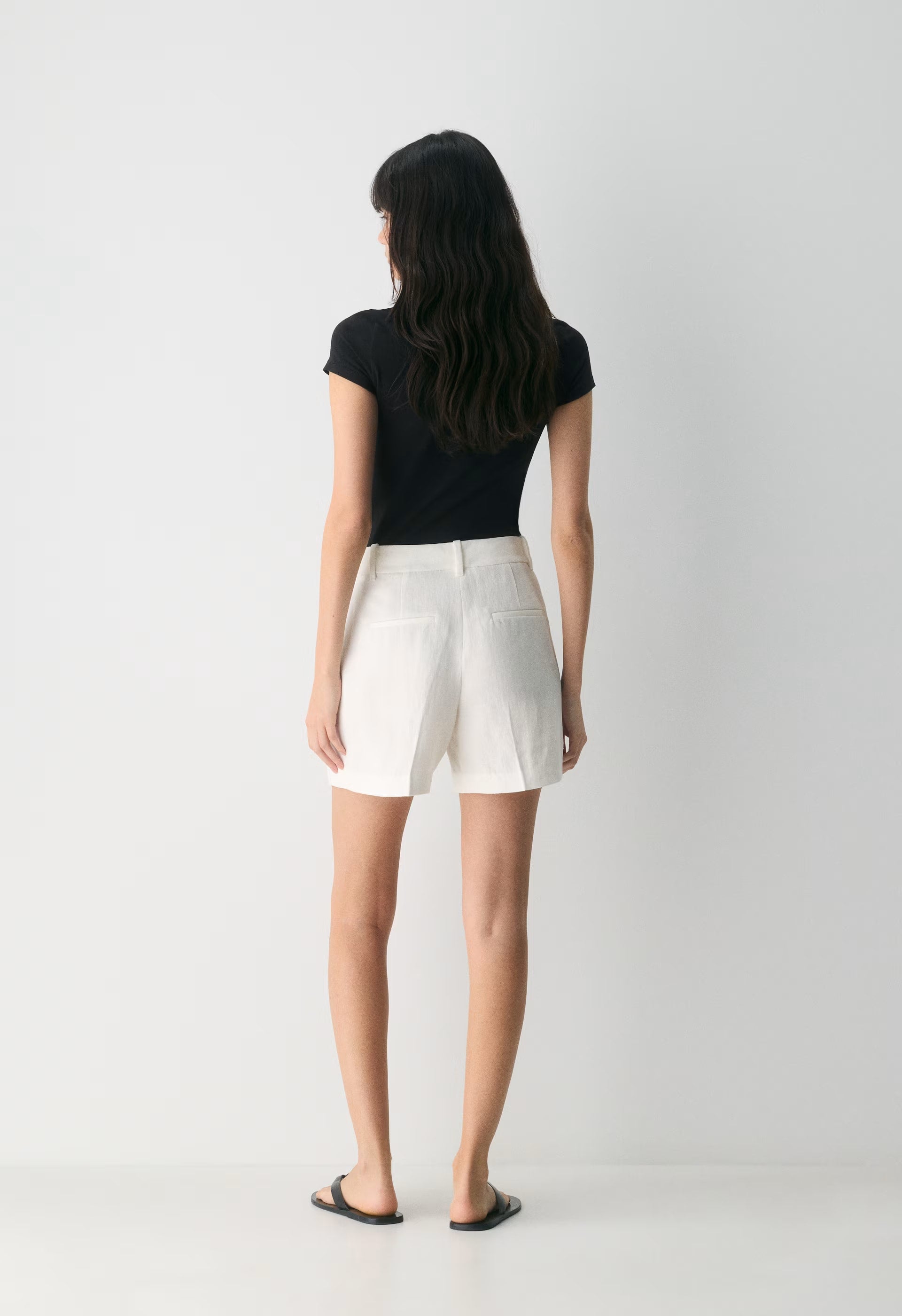 The Effortless Short™ Mid-Thigh - PowerLinen™ - LIGHT BIRCH