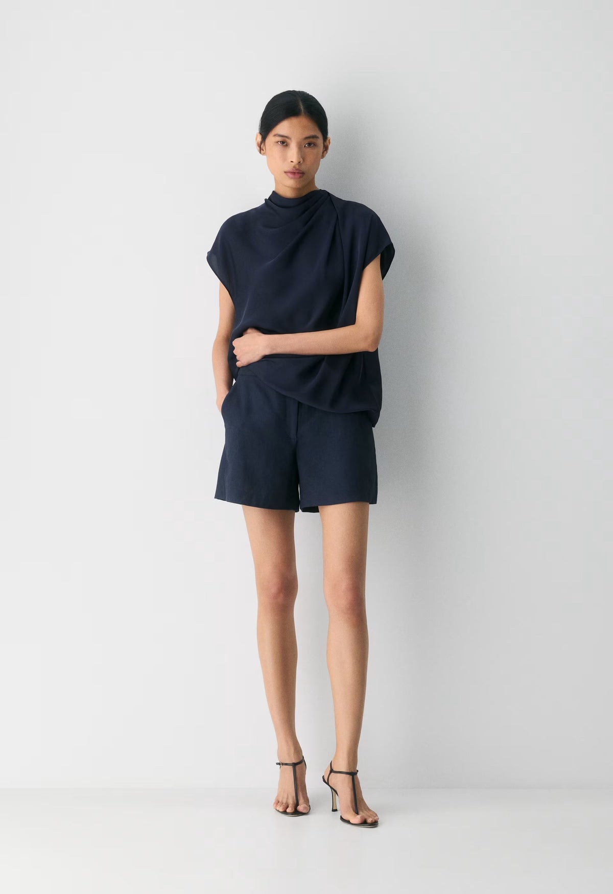New Agency Mid-Thigh Short - PowerLinen™ - ADMIRAL