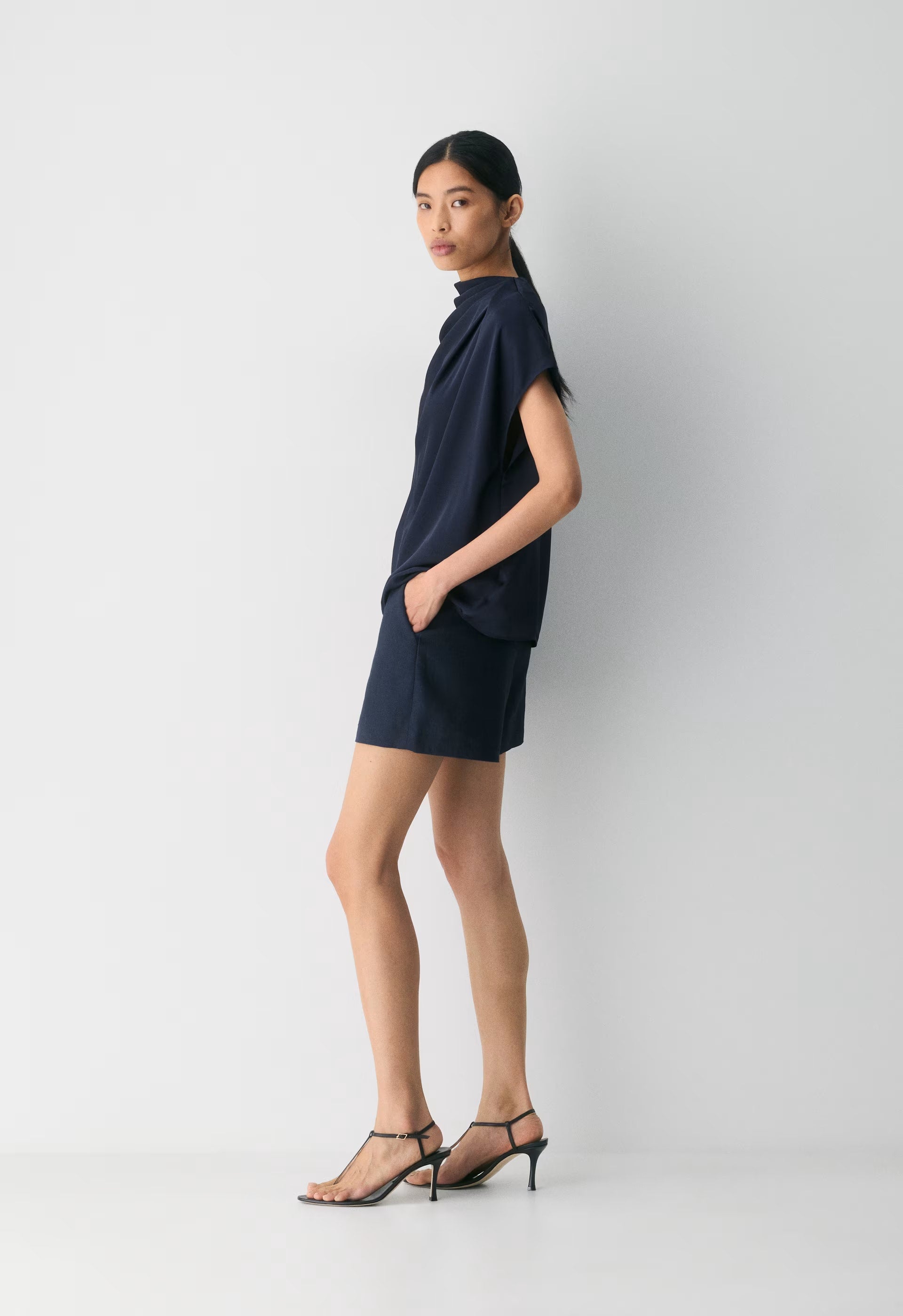 New Agency Mid-Thigh Short - PowerLinen™ - ADMIRAL