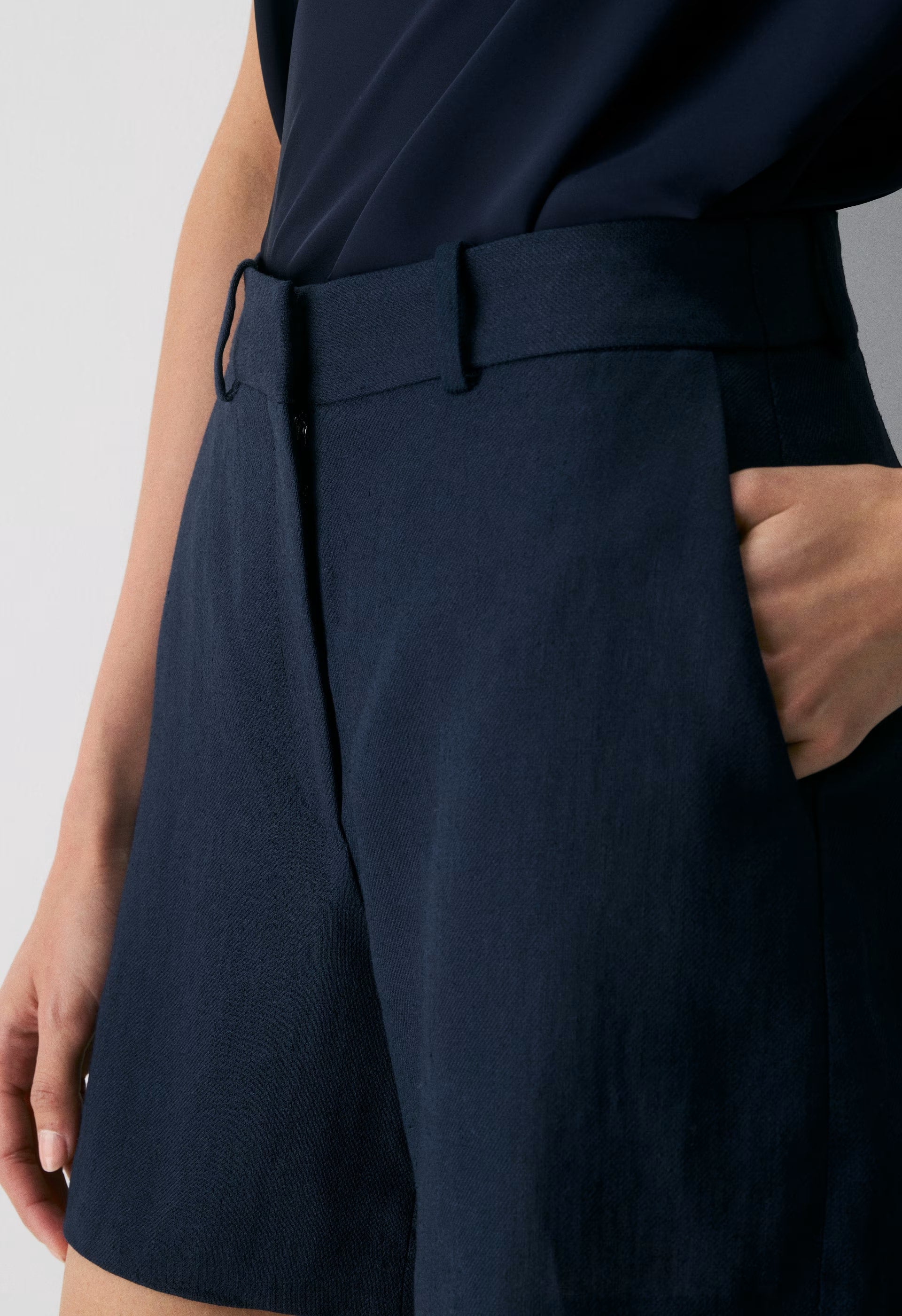 New Agency Mid-Thigh Short - PowerLinen™ - ADMIRAL