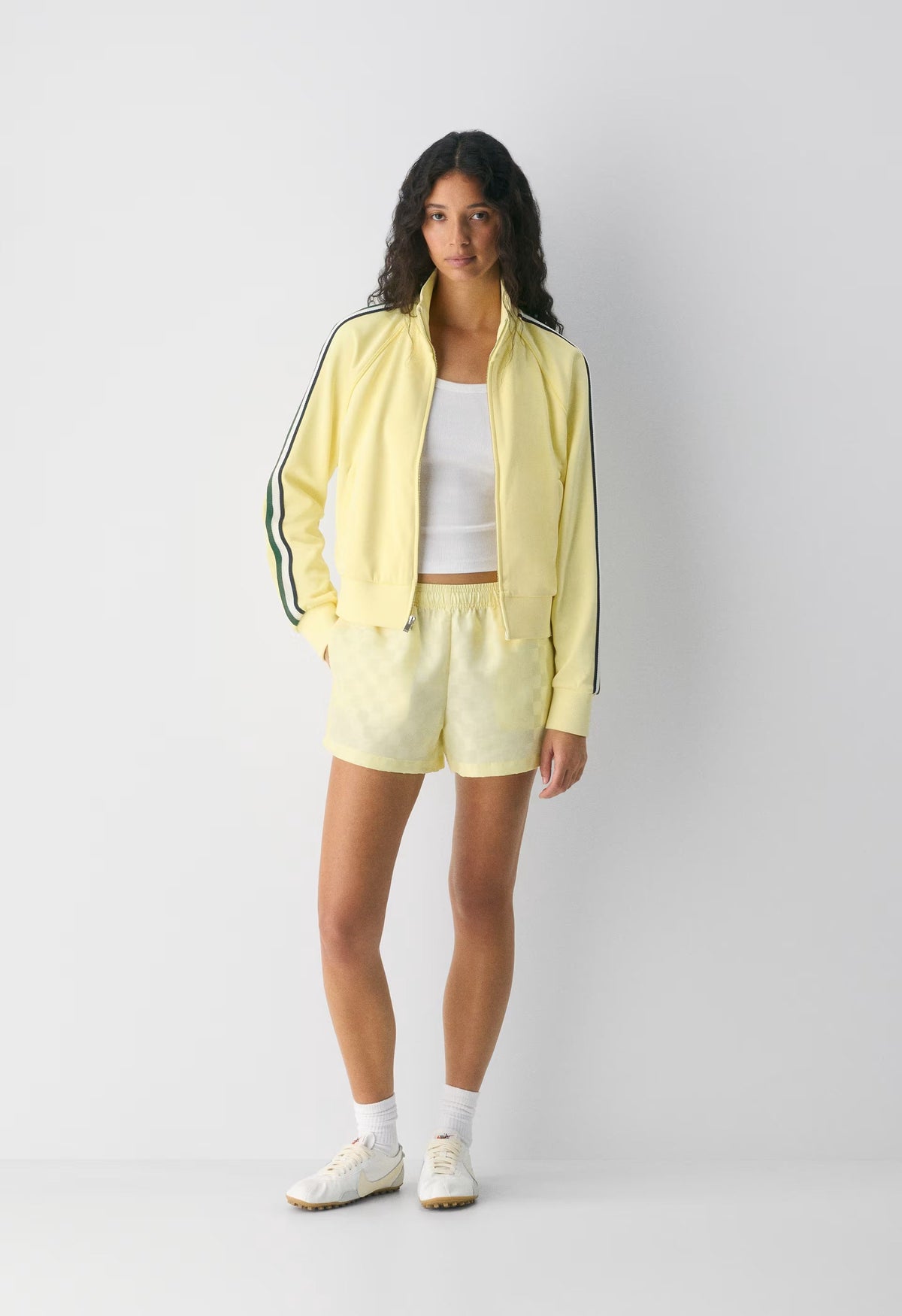 Medallion Mini Short - LEMONADE