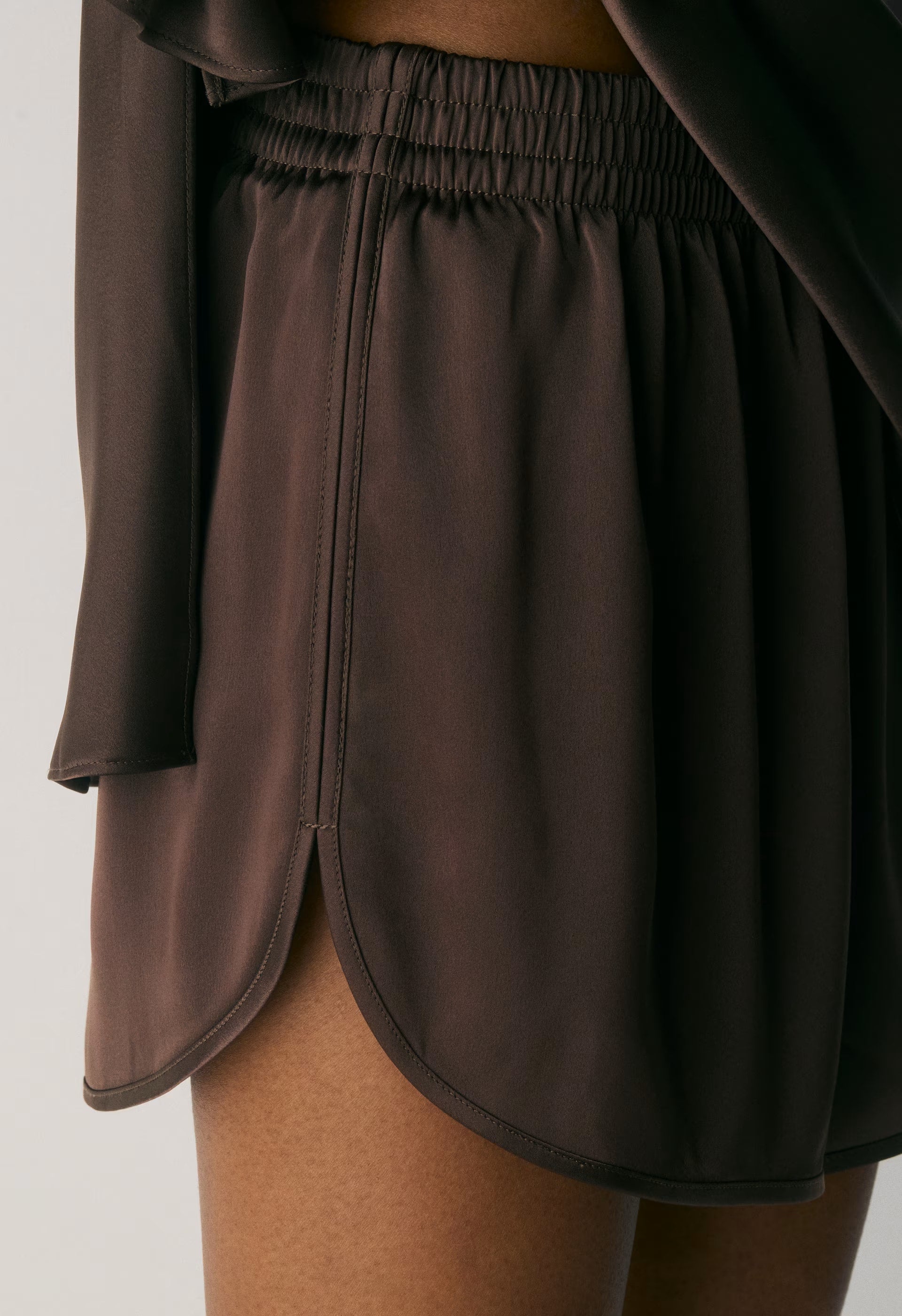 Hilltop Satin Short - GLIMMER