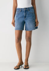 Denim Forum The ‘90s Vintage Hi Mid-Thigh Denim Short - 5 YRS KISS N TELL BLEU