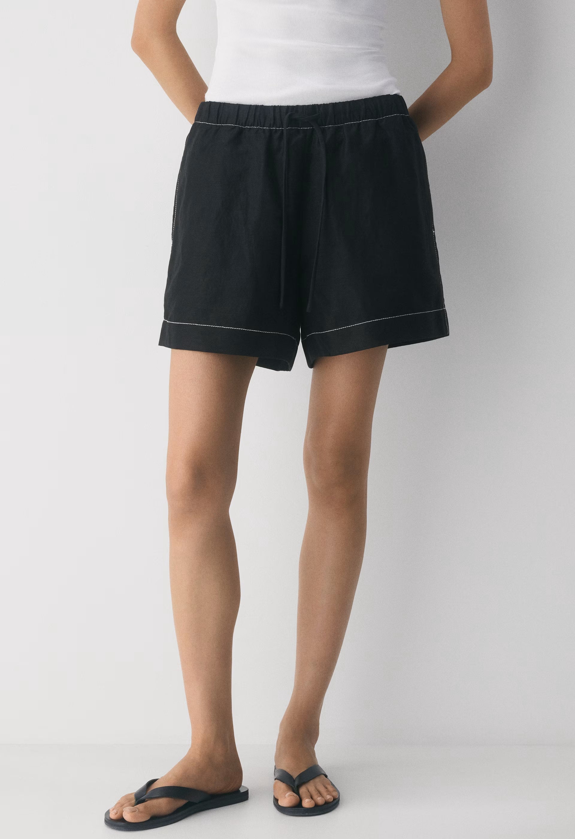 The Lodge Short™ Mid-Thigh - CruiseLinen™ - BLACK/LIGHT BIRCH