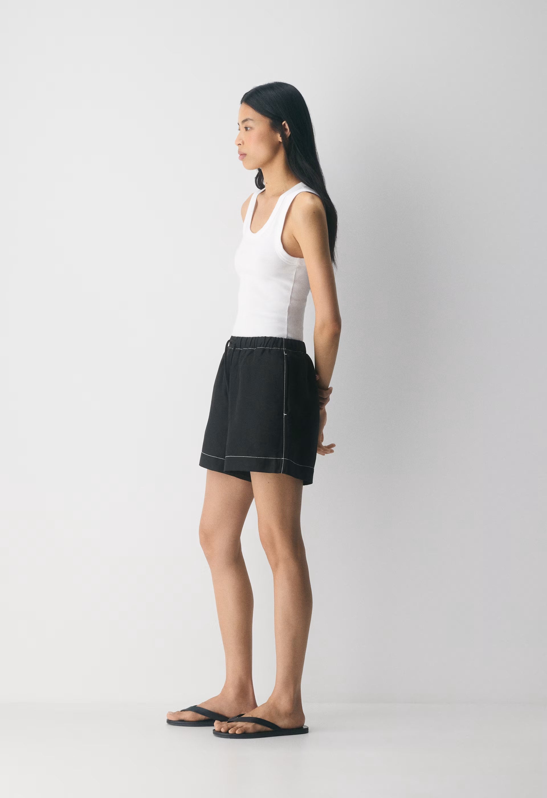 The Lodge Short™ Mid-Thigh - CruiseLinen™ - BLACK/LIGHT BIRCH