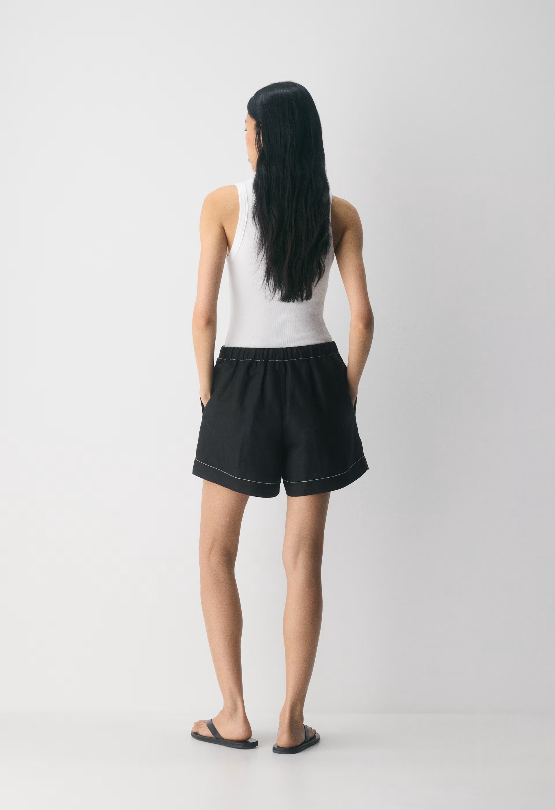 The Lodge Short™ Mid-Thigh - CruiseLinen™ - BLACK/LIGHT BIRCH