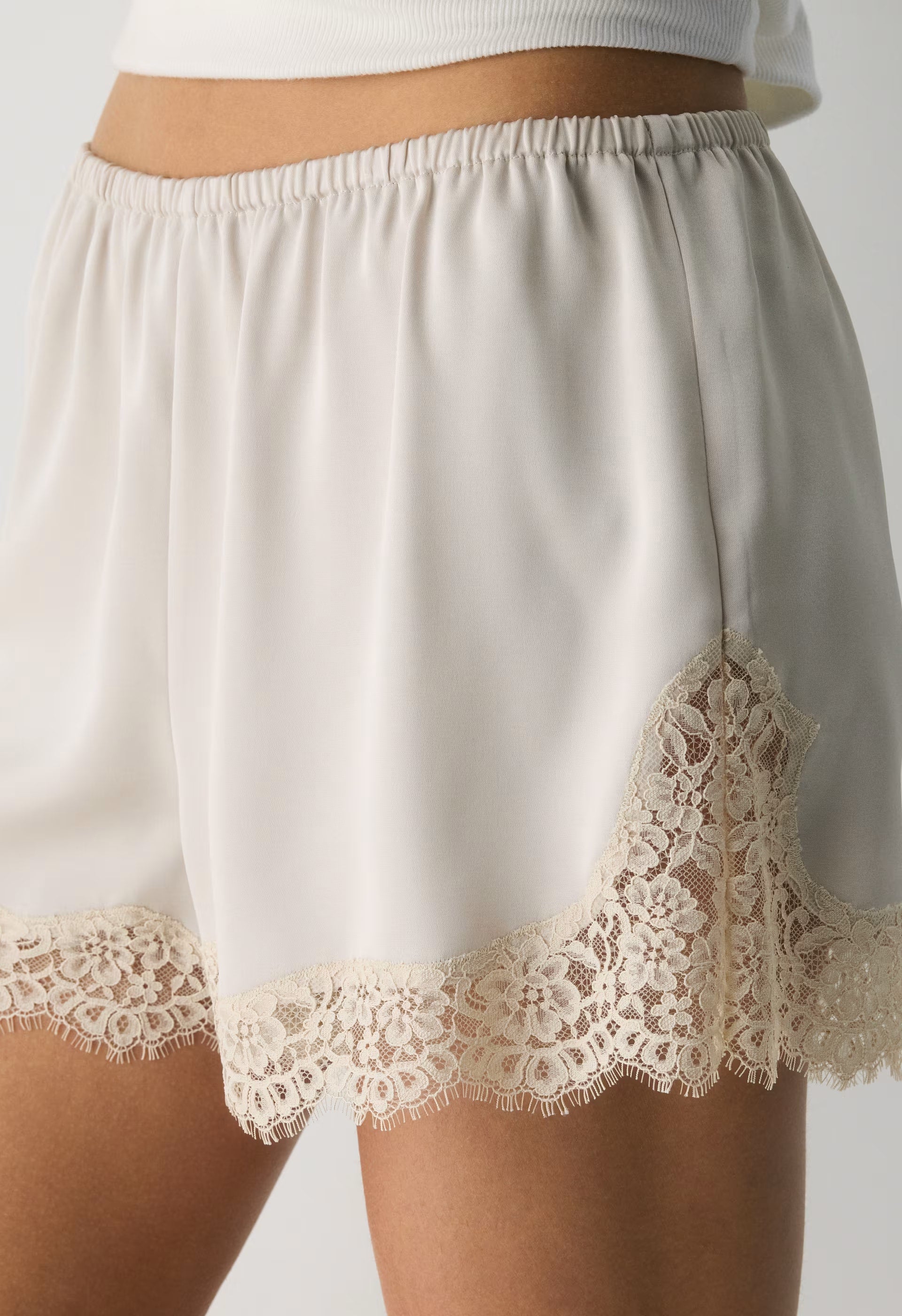 Whimsy Satin Short - MTRPLS TP/ SPRKNG CHMP