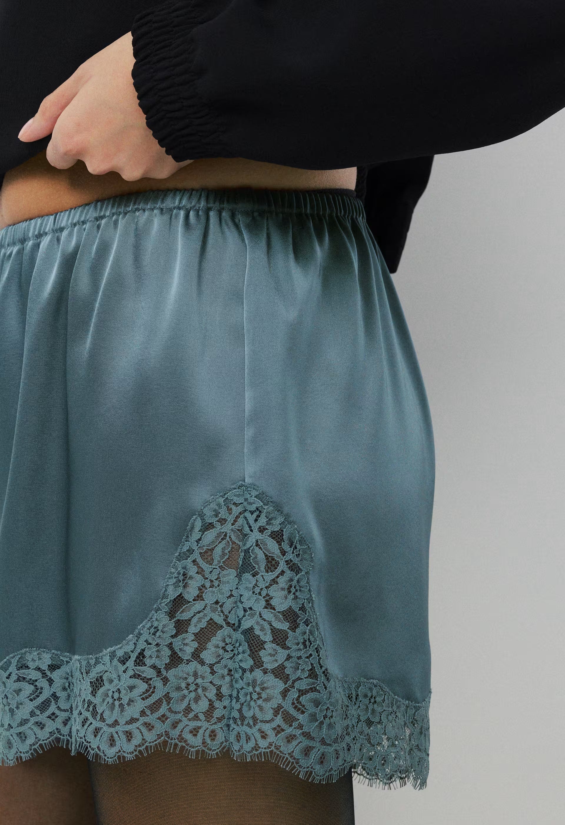 Whimsy Satin Short - BLUE MIRAGE/BL MIRAGE