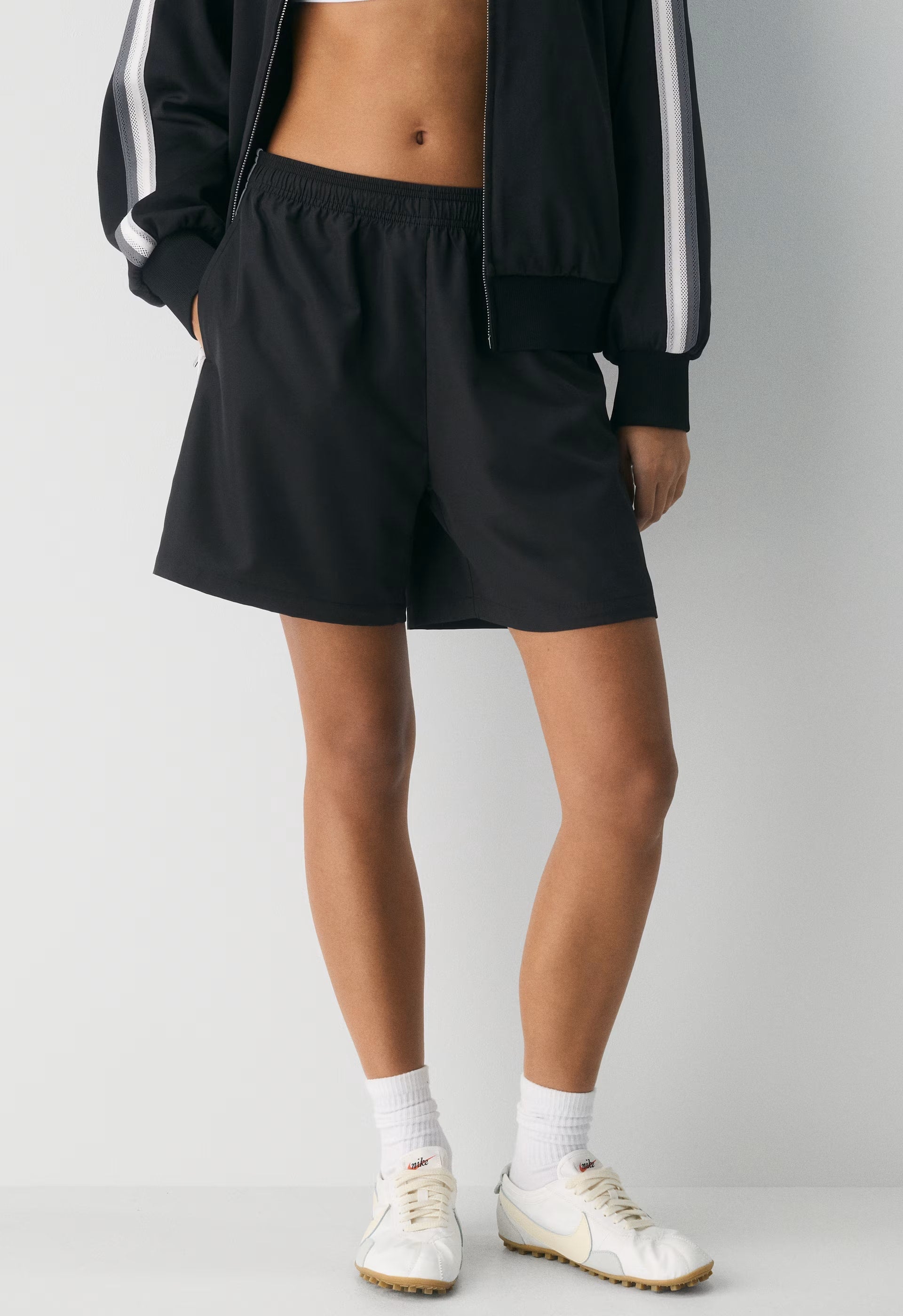 Medallion Long Short - BLACK/MULTI