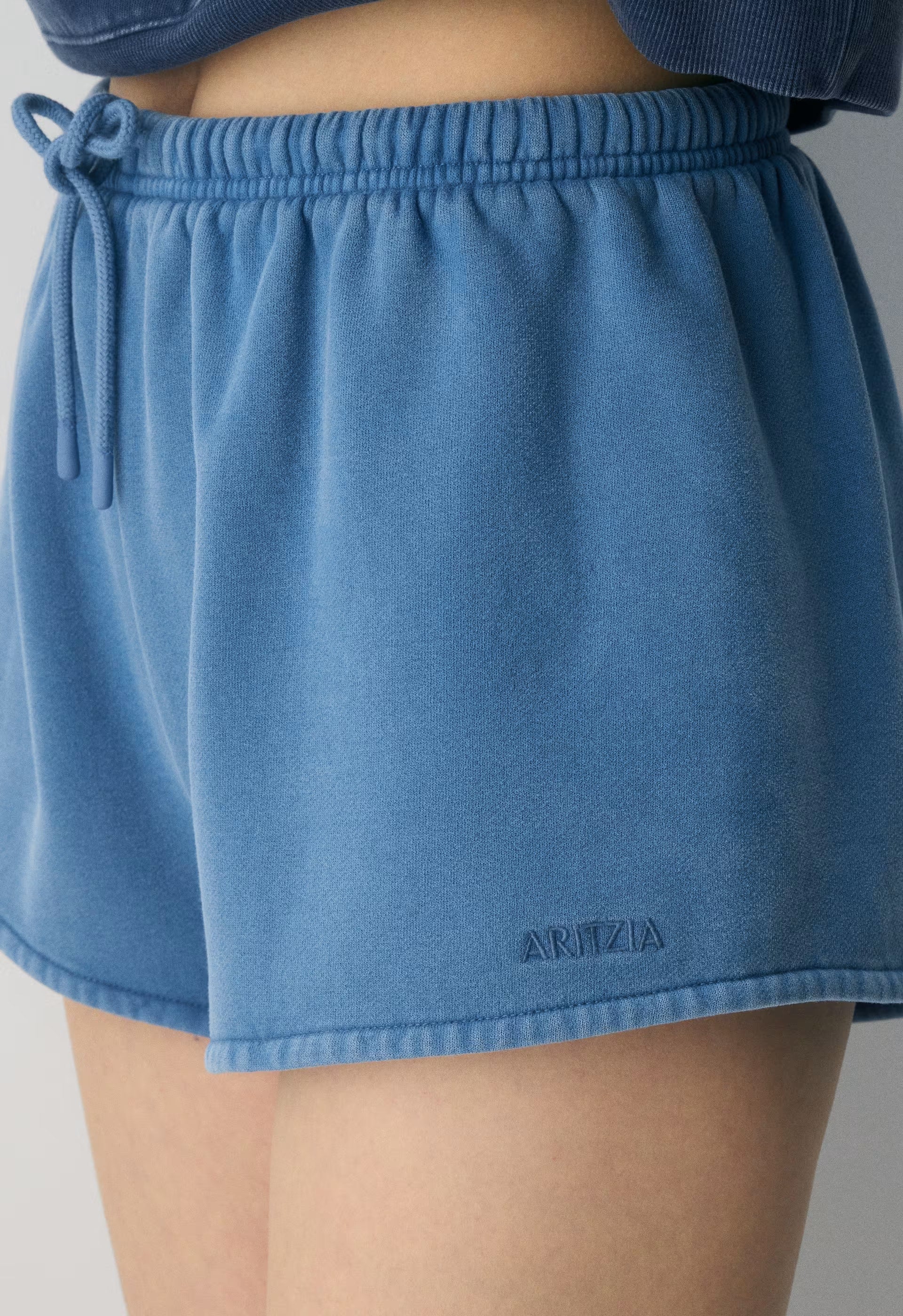 Cozy Sweatfleece Mega Flutter™ Micro Short - NO-STRESS LIGHT BLUE