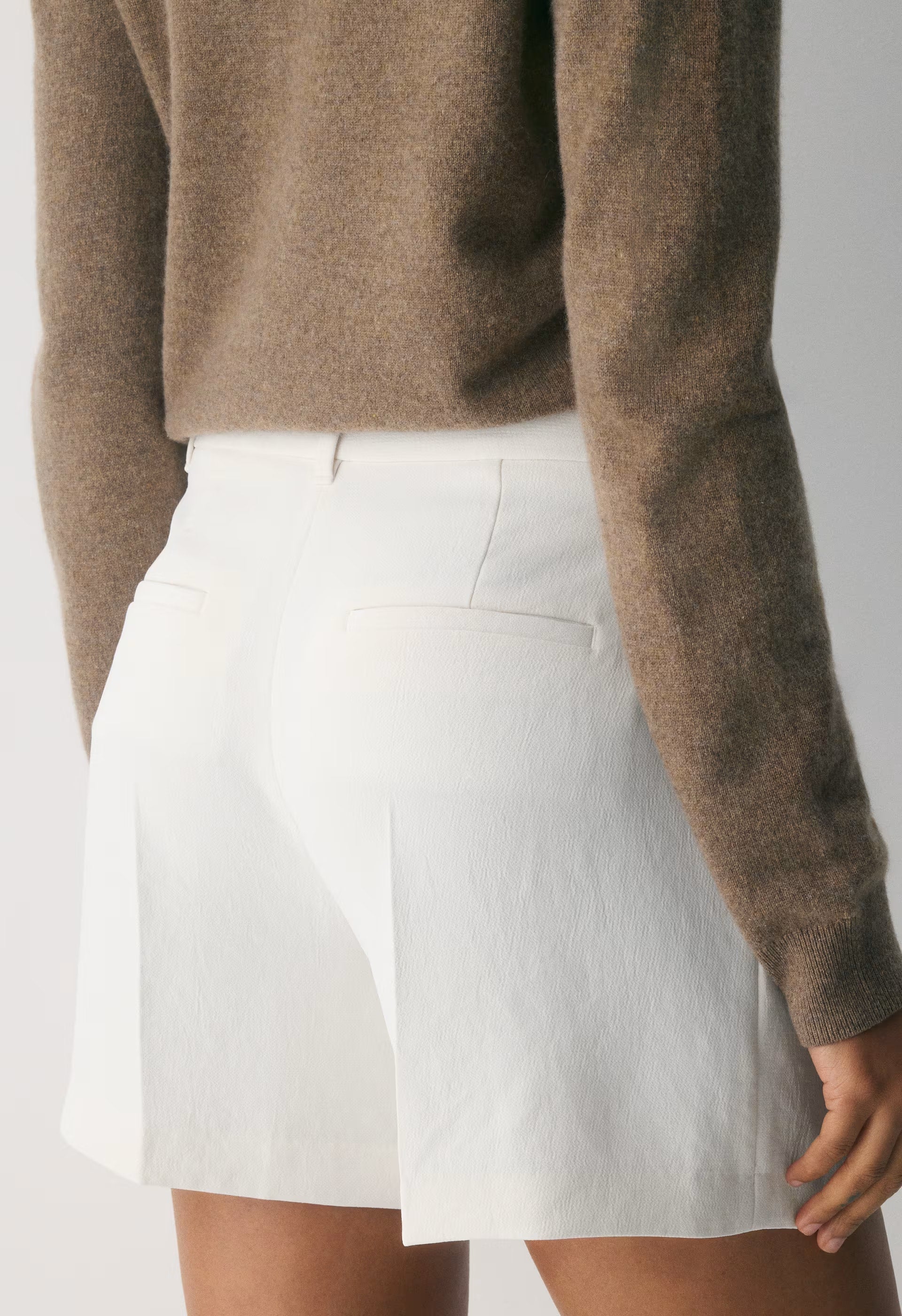 The Effortless Short™ Mid-Thigh - Crepette™ - LIGHT BIRCH