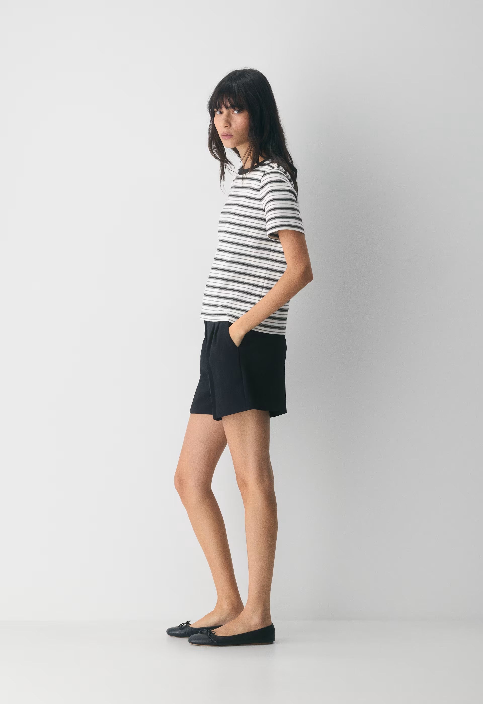 The Effortless Short™ Mid-Thigh - Crepette™ - VINTAGE NAVY