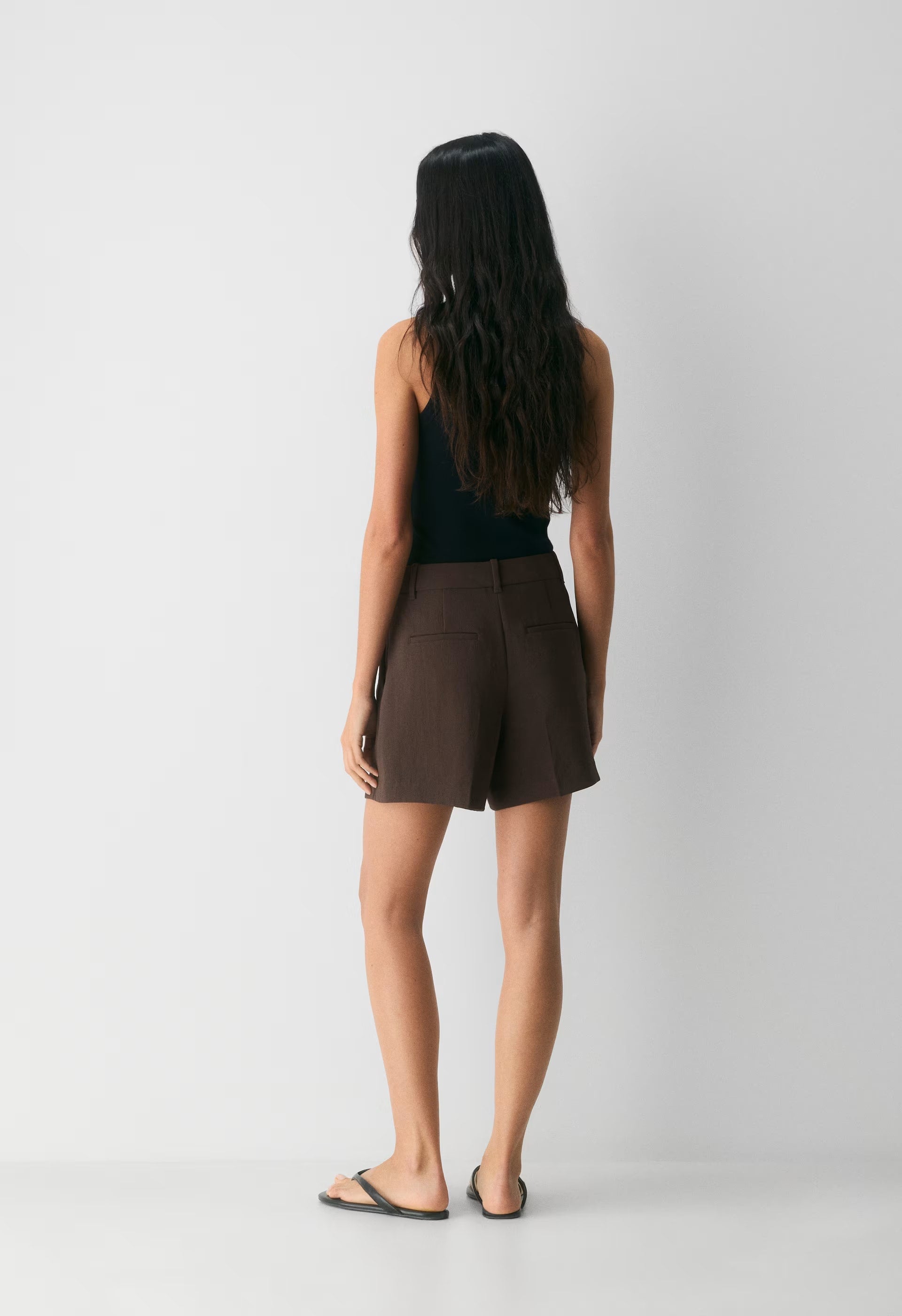 The Effortless Short™ Mid-Thigh - Crepette™ - RICH MOCHA BROWN