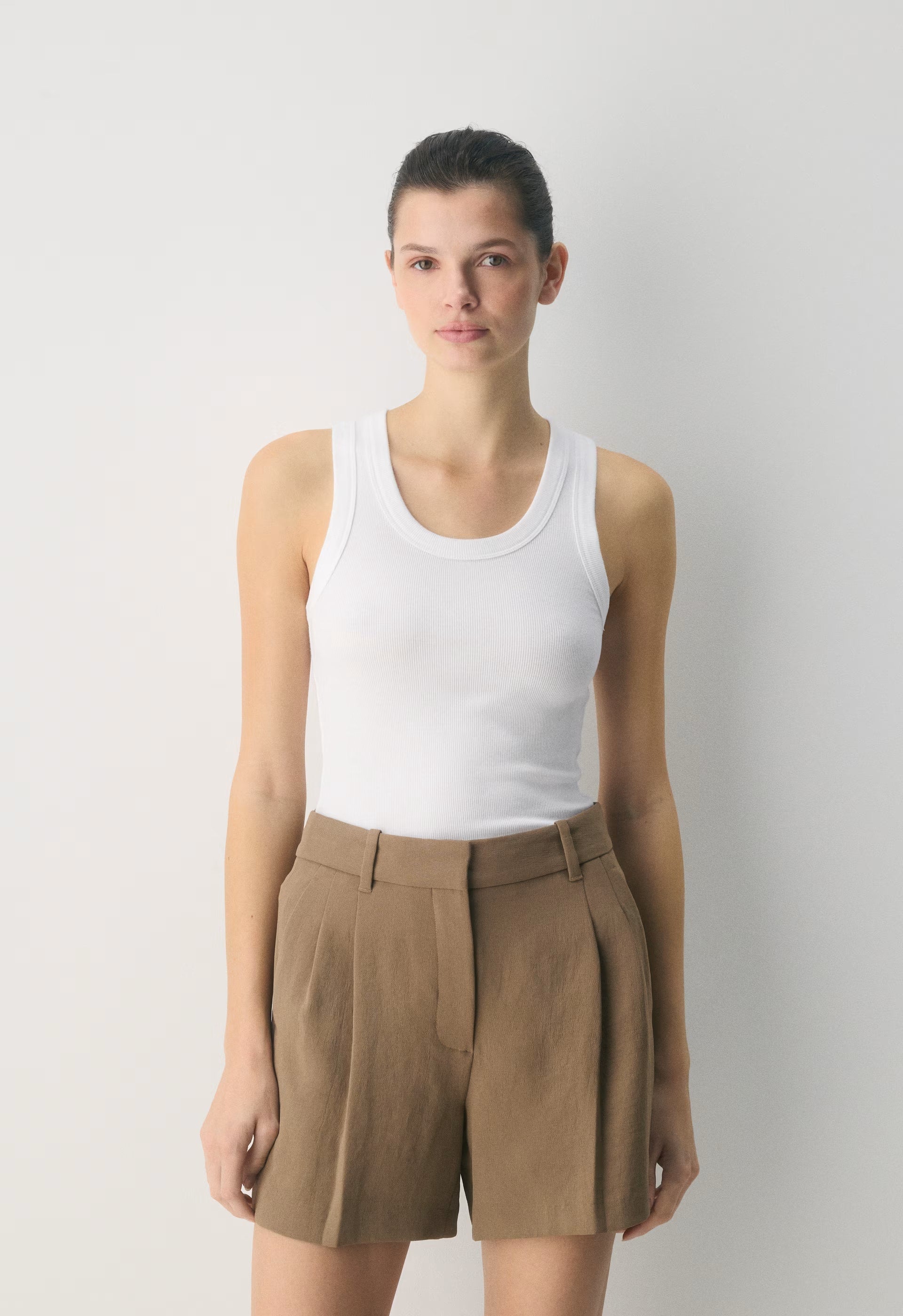 The Effortless Short™ Mid-Thigh - Crepette™ - FOLIO TAUPE