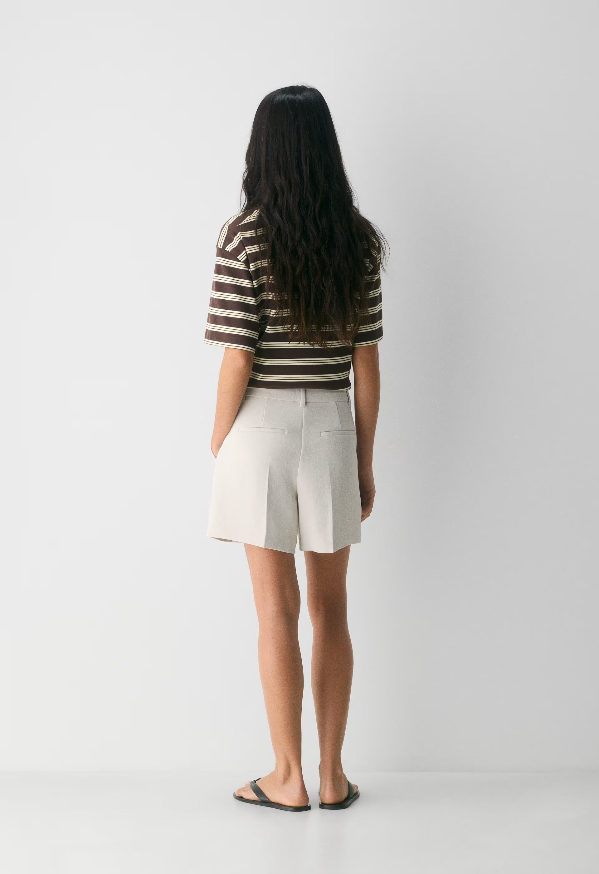 The Effortless Short™ Mid-Thigh - Crepette™ - METROPOLIS BEIGE