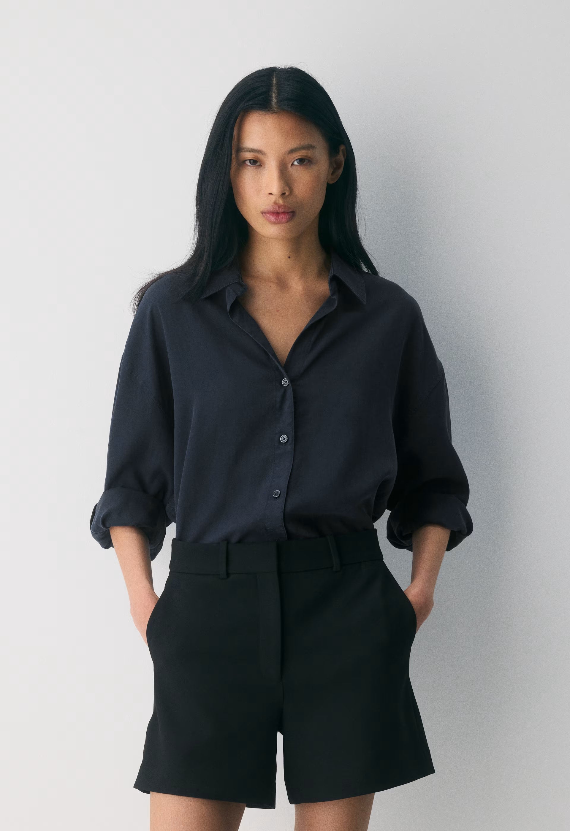 New Agency Mid-Thigh Short - Eversential™ - BLACK