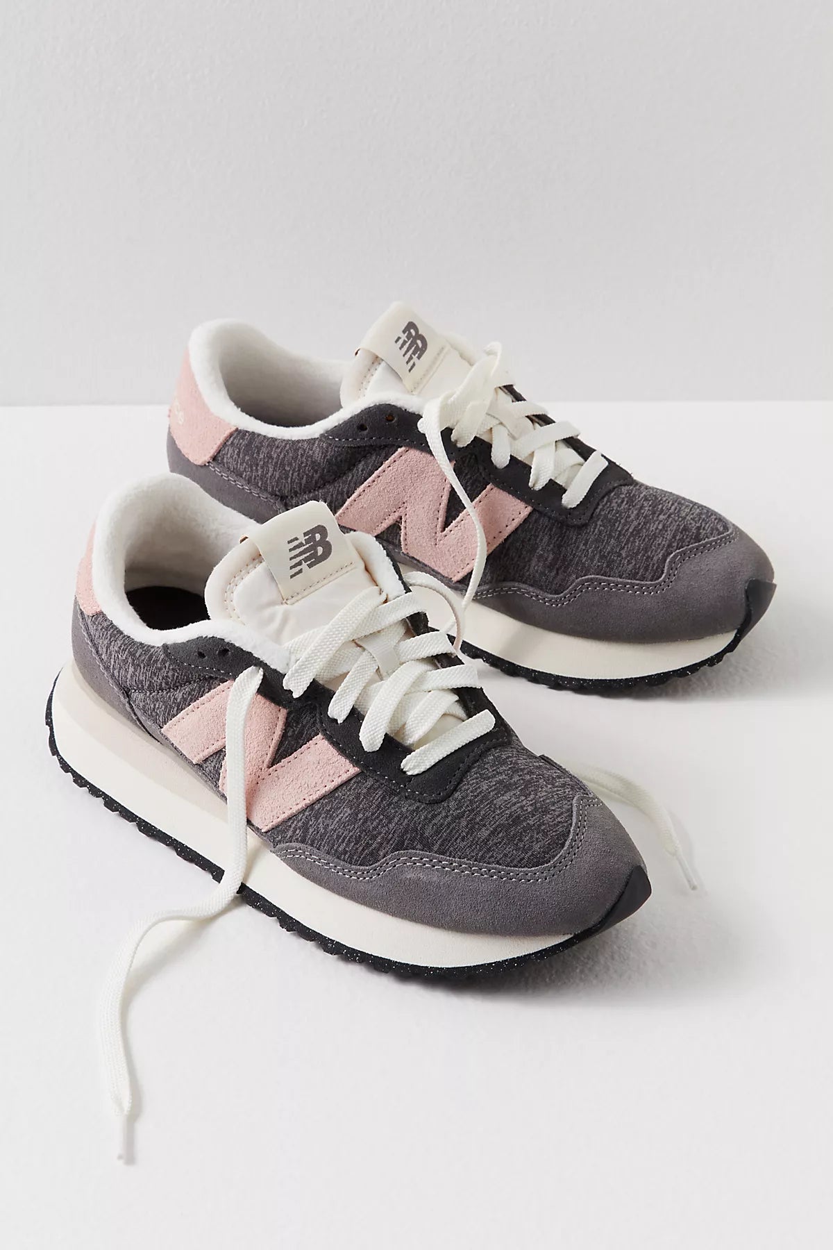 New Balance 237 Sneakers