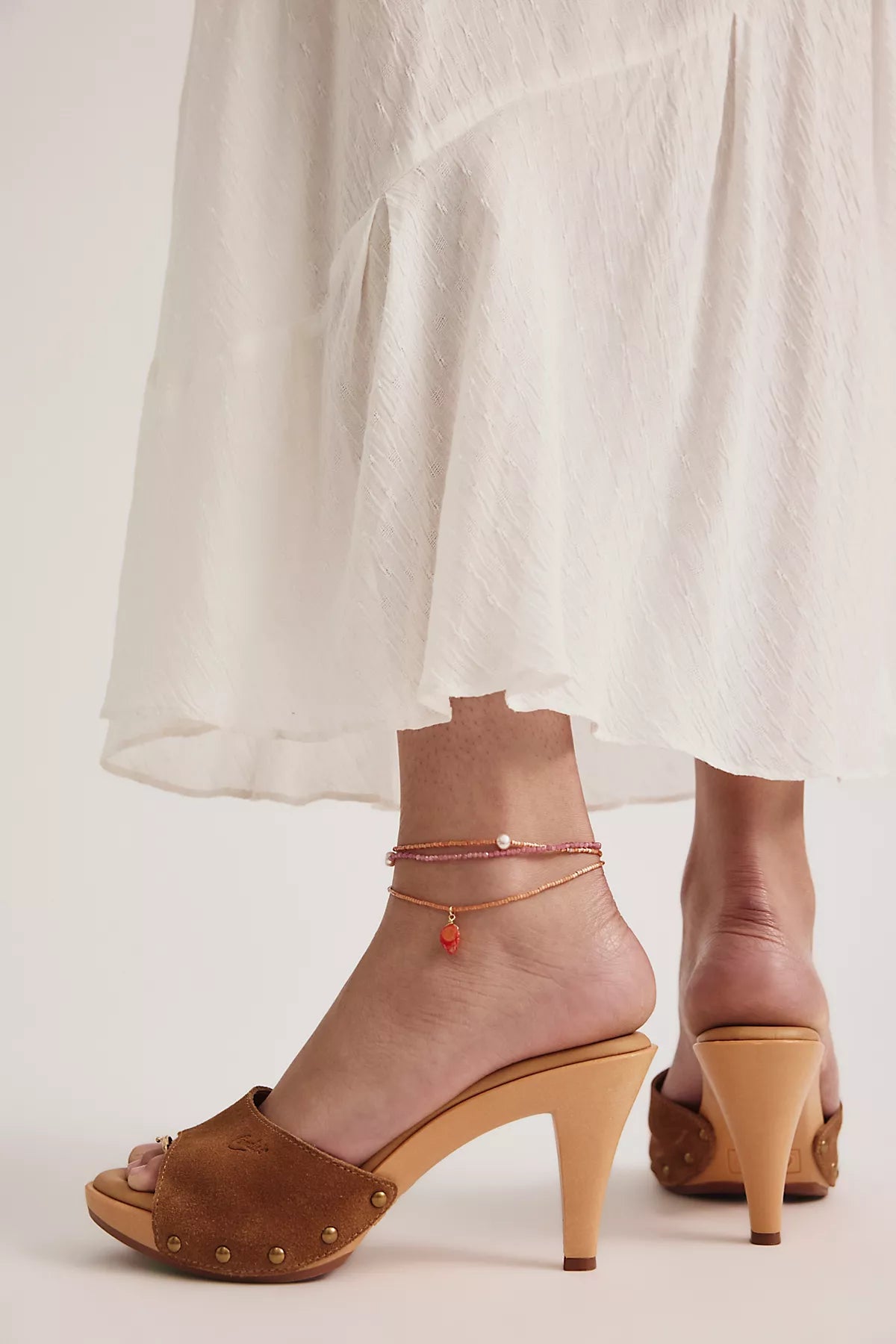 Candie’s Emiliana Clogs
